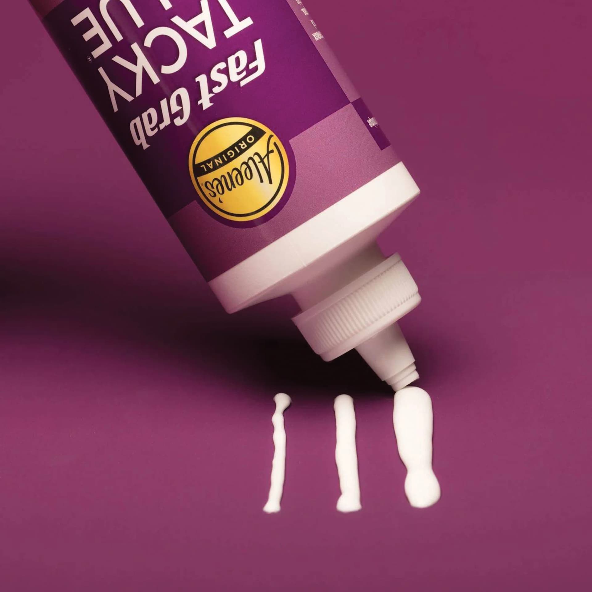Aleene's Fast Grab Tacky Glue - 8 oz showing glue tip size options