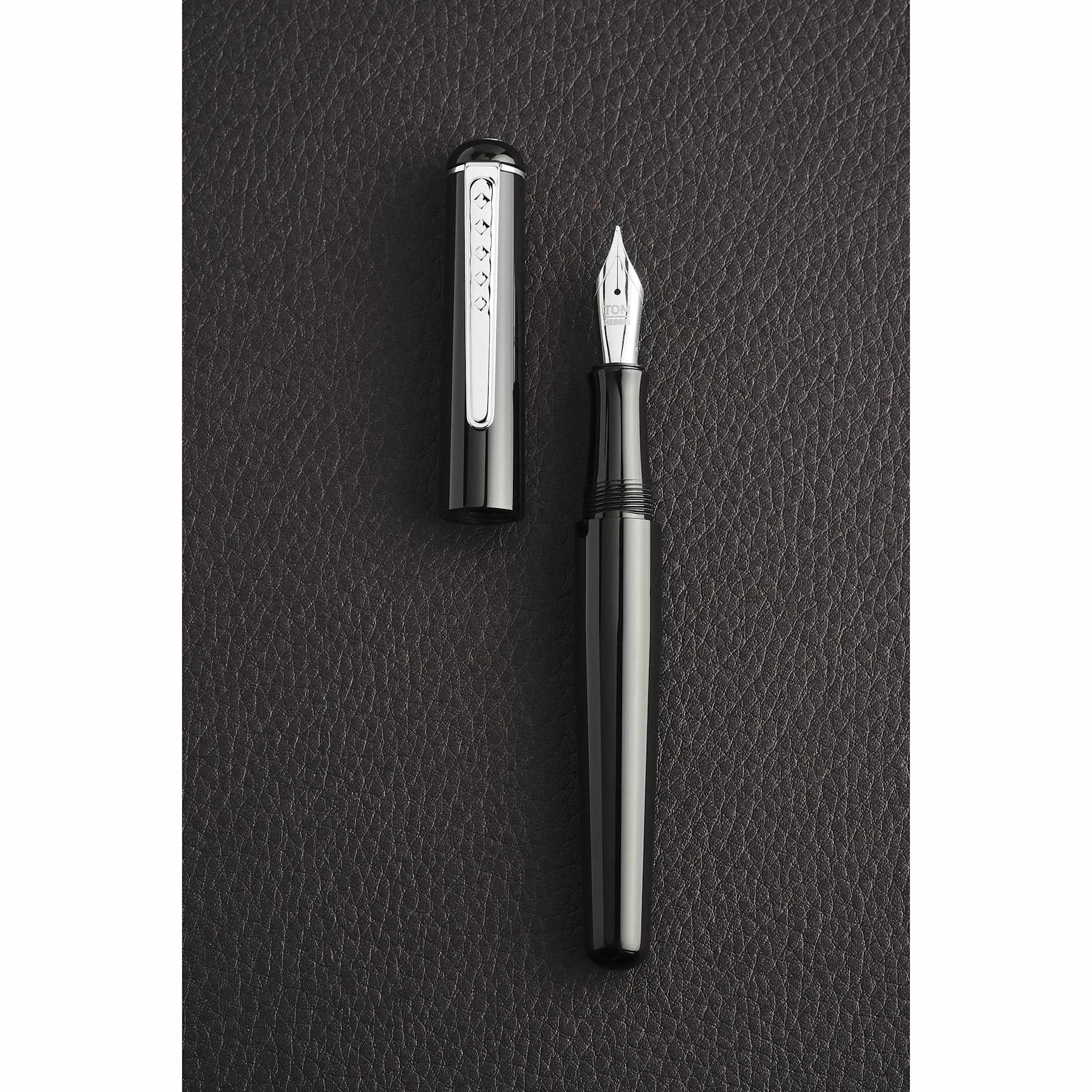 Tom Hessin Charles Collection Fountain Pen - Birmingham Noir, pen and cap laid out