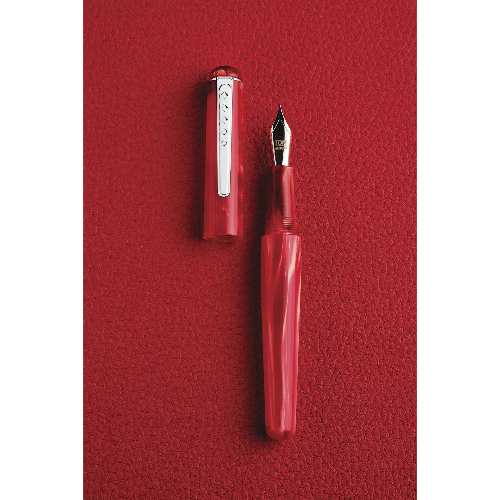 Tom Hessin Charles Collection Fountain Pen - Exhibition Red, pen and cap laid out