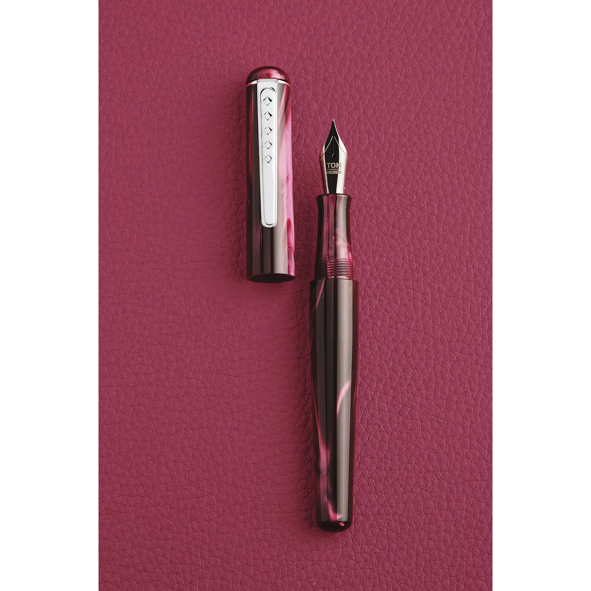Tom Hessin Charles Collection Fountain Pen - Castle Claret, pen and cap laid out