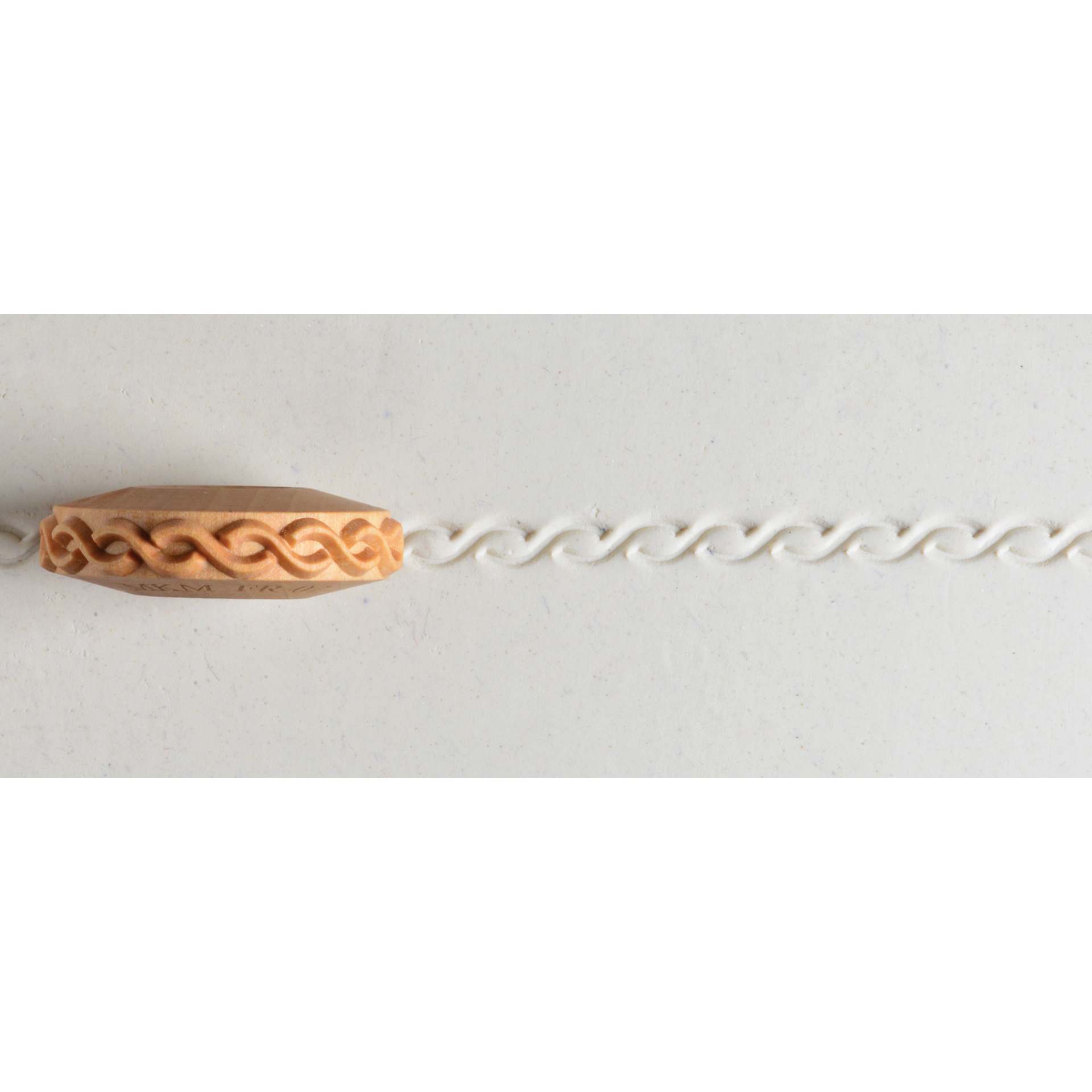 MKM Pottery Tools Finger Roller - Twine applied to clay