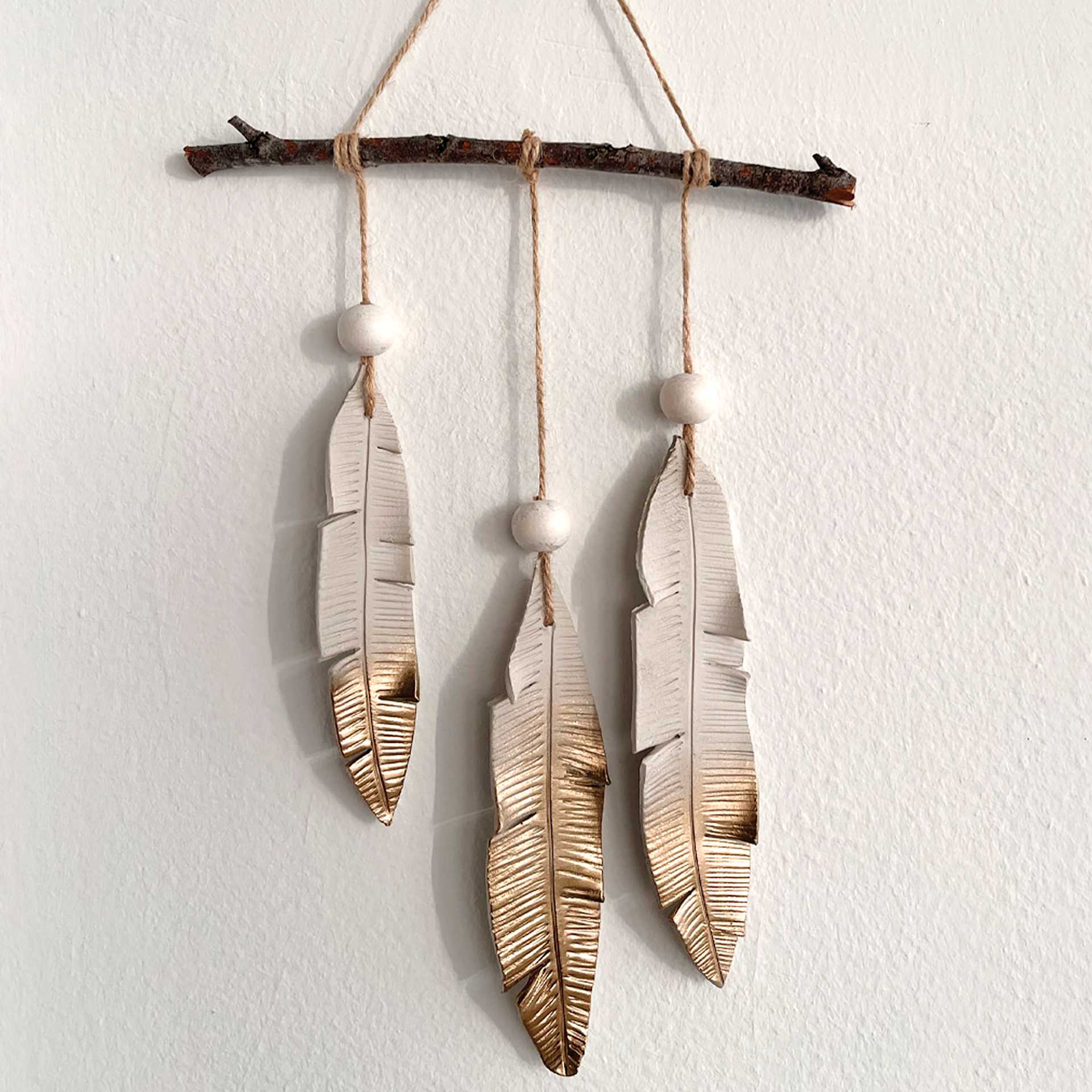 Sio-2 Plus Clay - 2.2 lb, White - finished feather decoration example