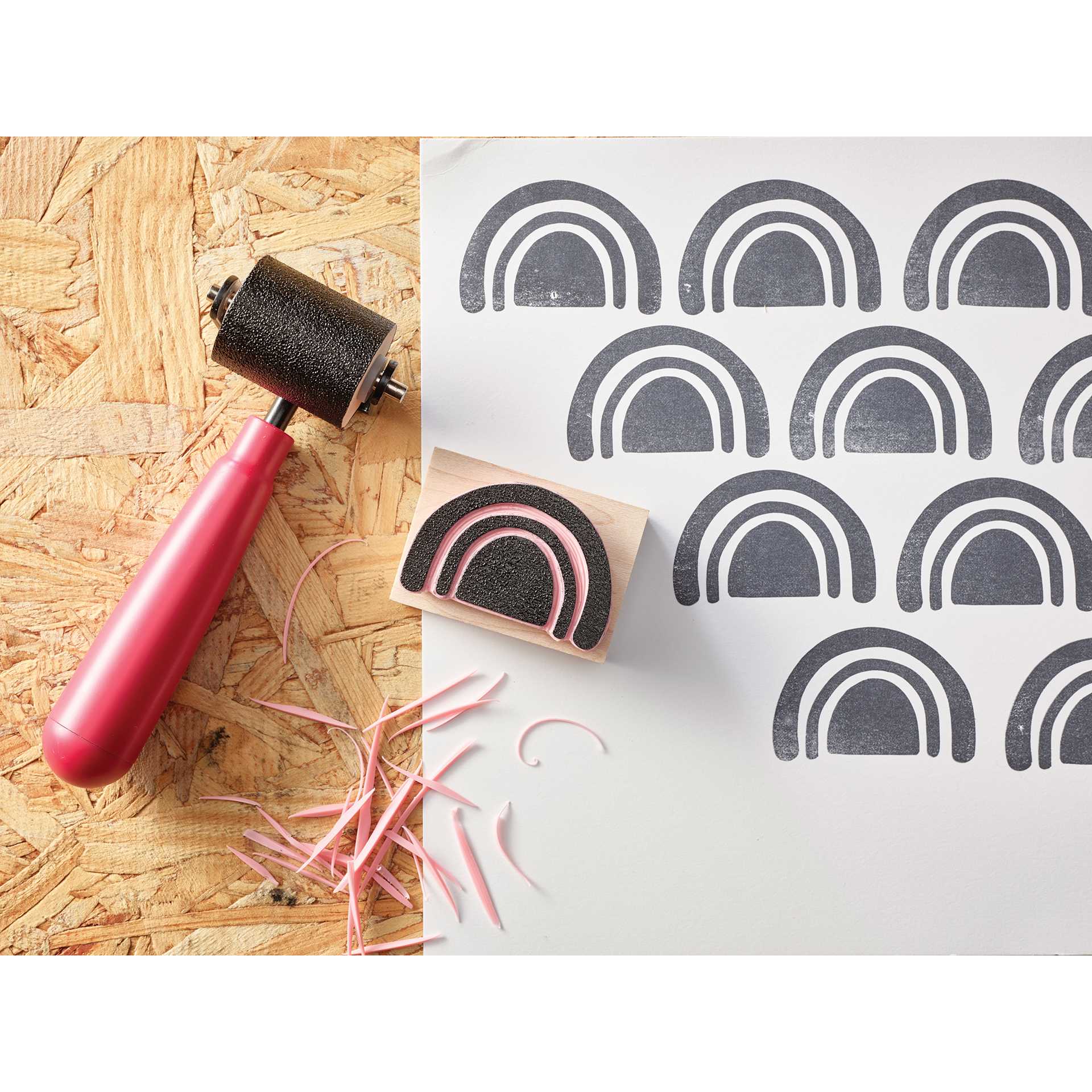 Speedball Soft Rubber Brayer - 1-1/2", pattern stamped on paper