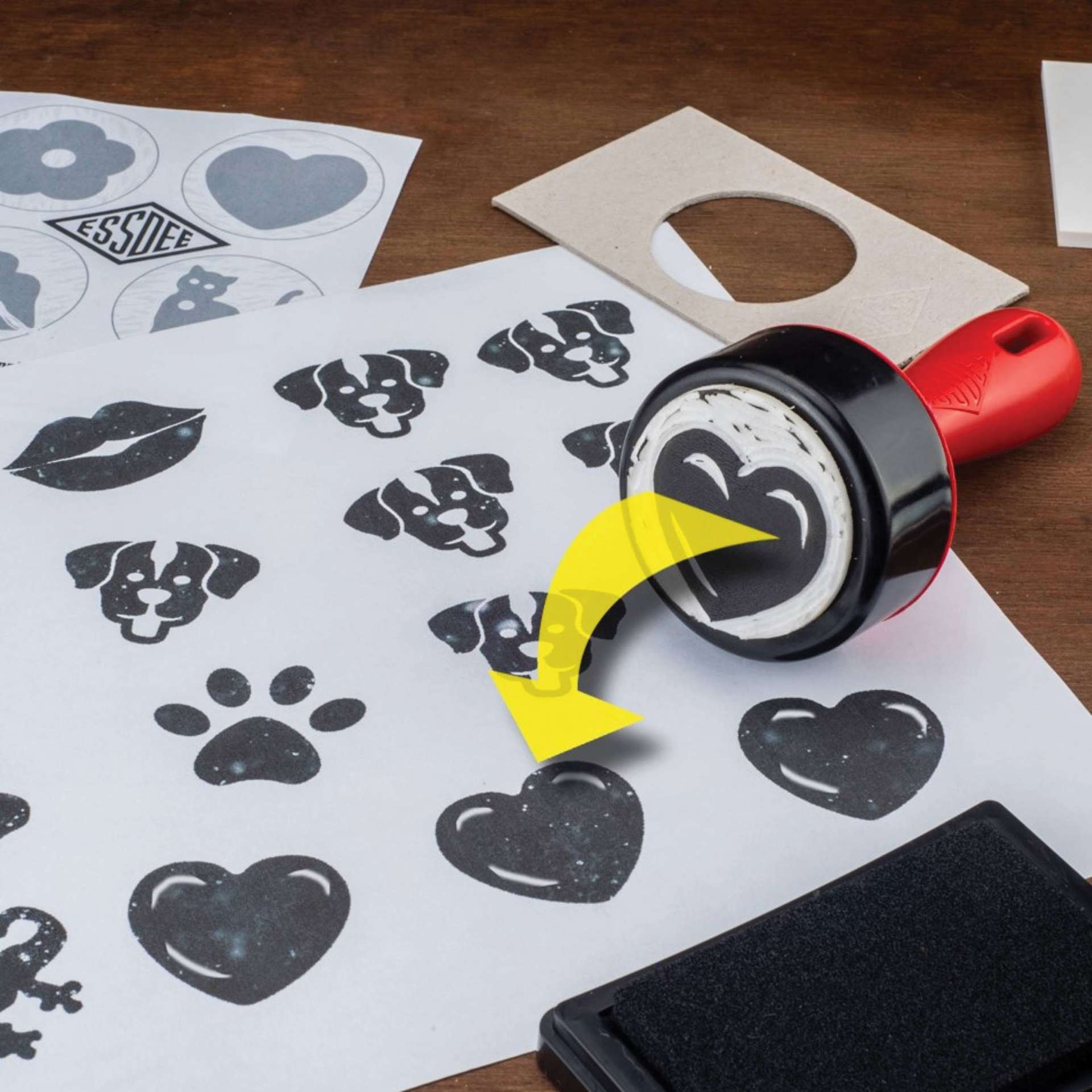 Essdee MasterCut Stamp Carving Kit (Heart being stamped onto paper)
