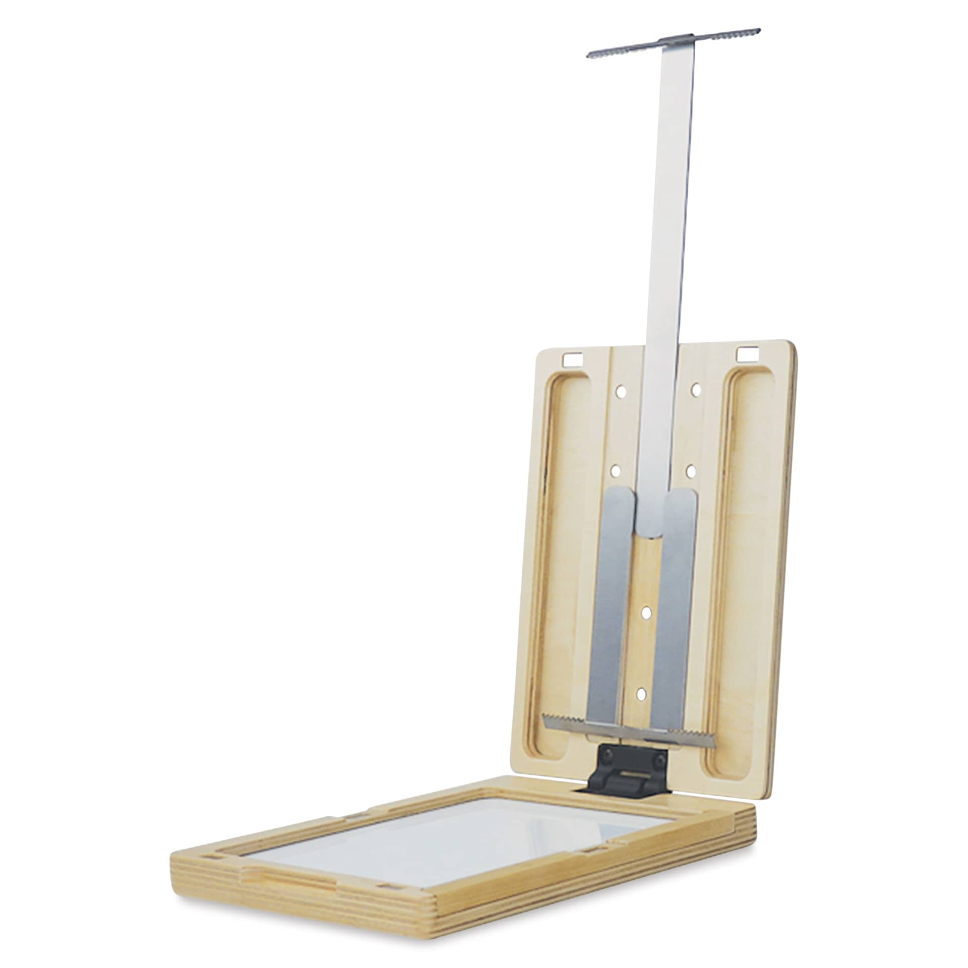 New Wave u.go Plein Air Panel Medium Extender Bar at maximum suggested vertical height on a small u.go Plein Air Anywhere Pochade Box, sold separately.