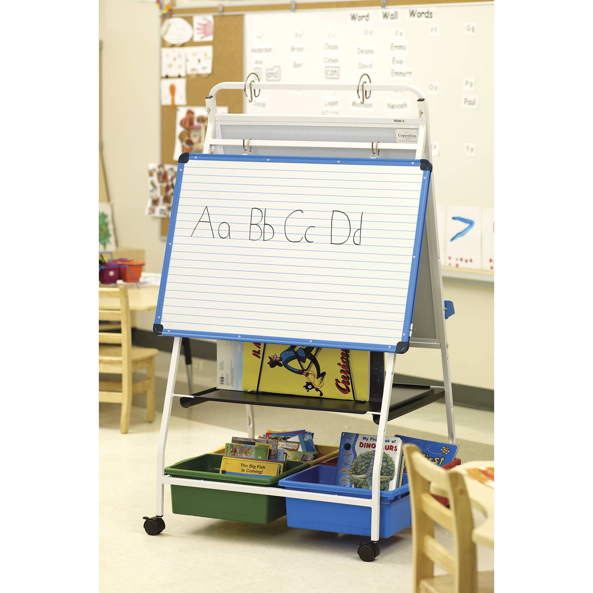 Copernicus Royal Reading/Writing Center - Classic, in classroom