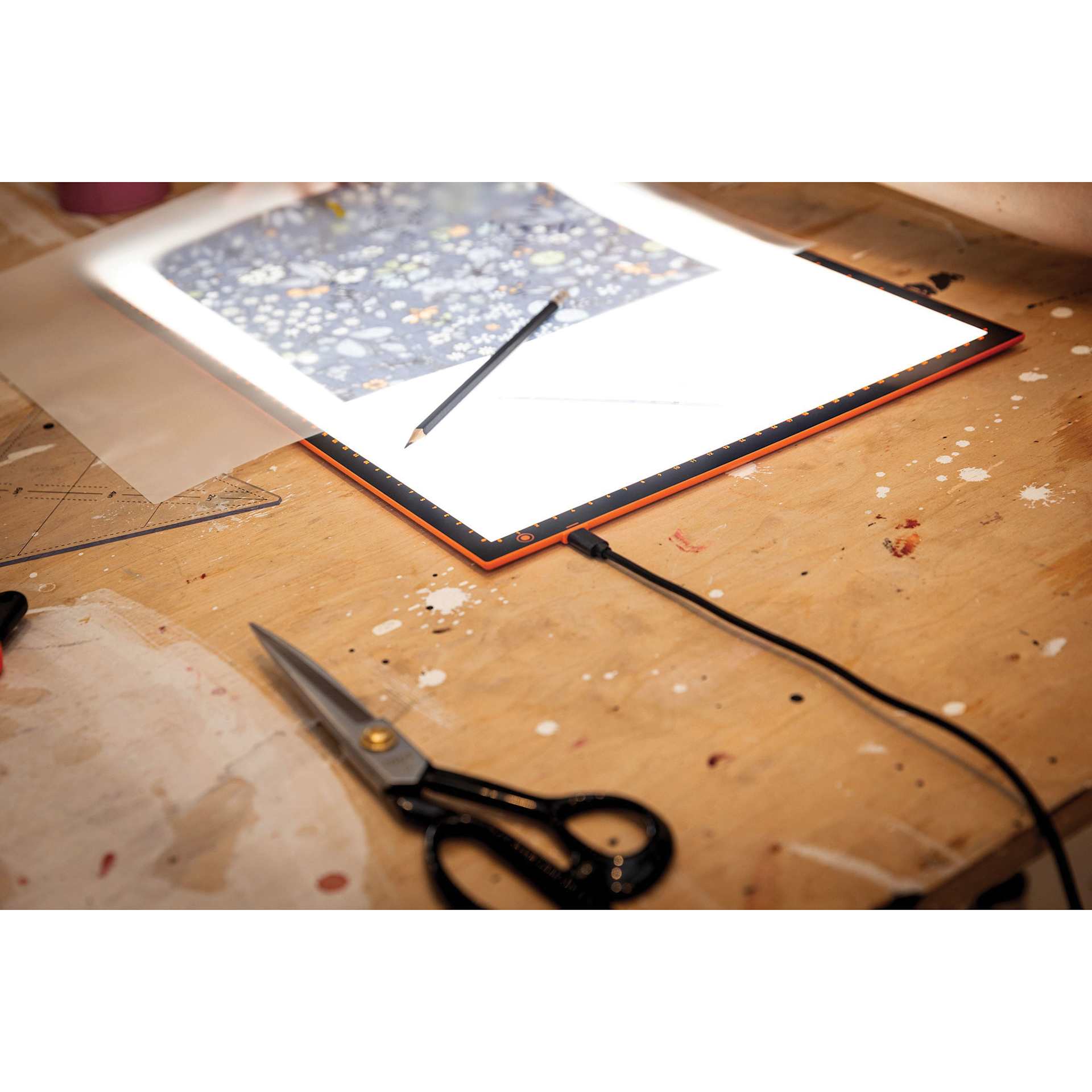 Daylight Wafer LED Light Pad - 13" x 18" - with art supplies