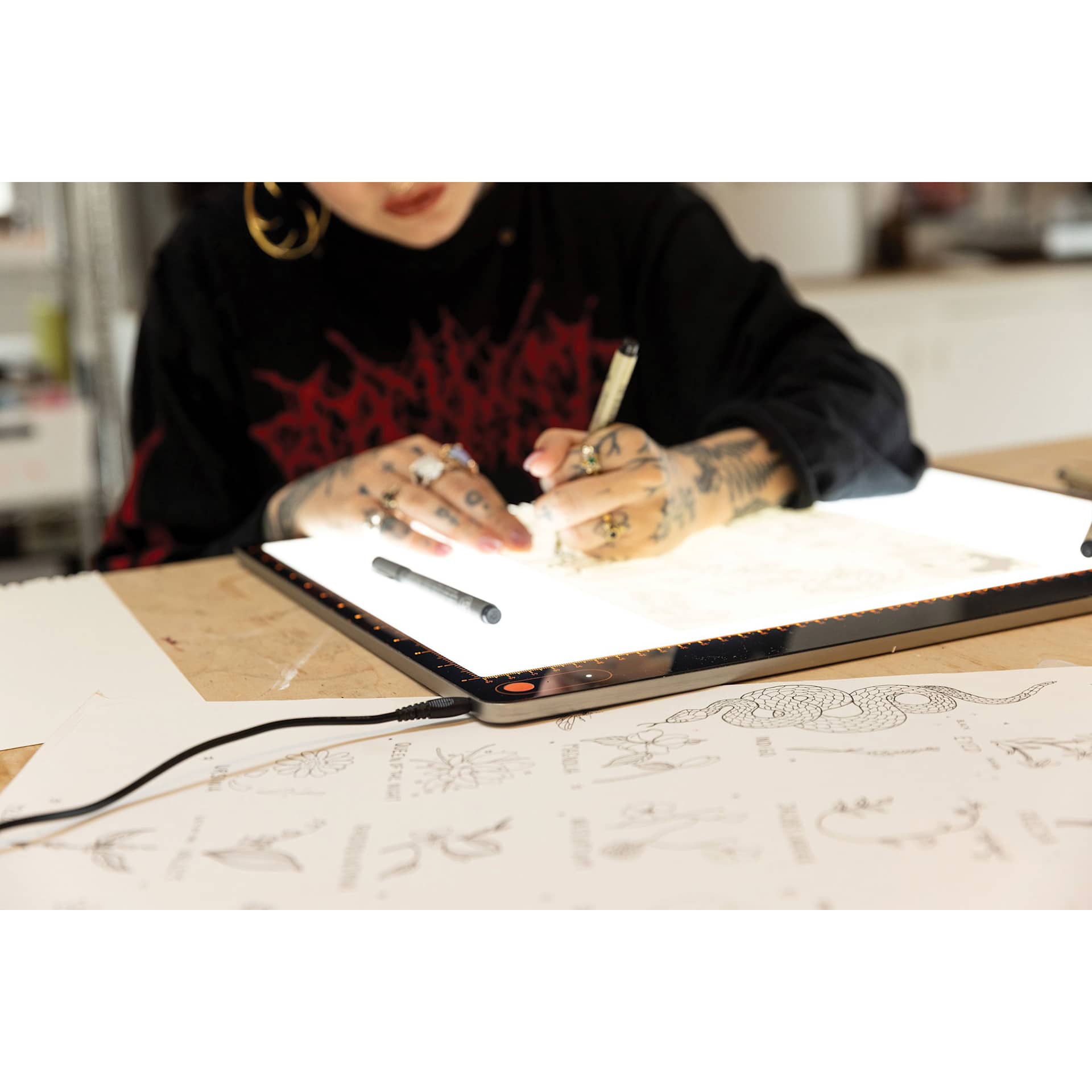 Daylight Tabla XL Light Pad - in use