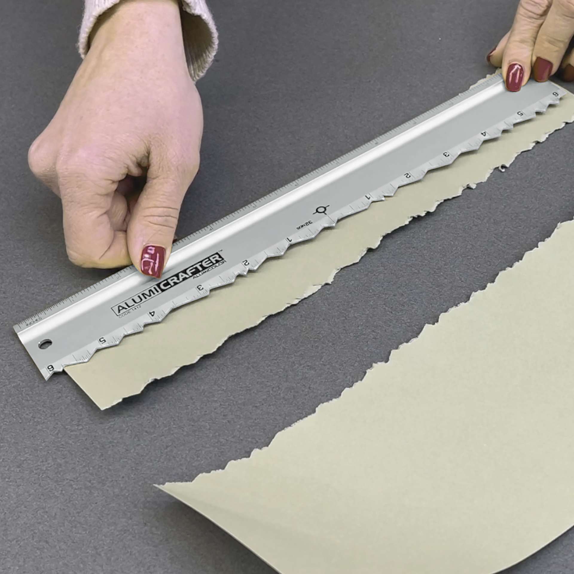 Alumicolor AlumiCrafter Tearing Ruler - 12", deckled edge results