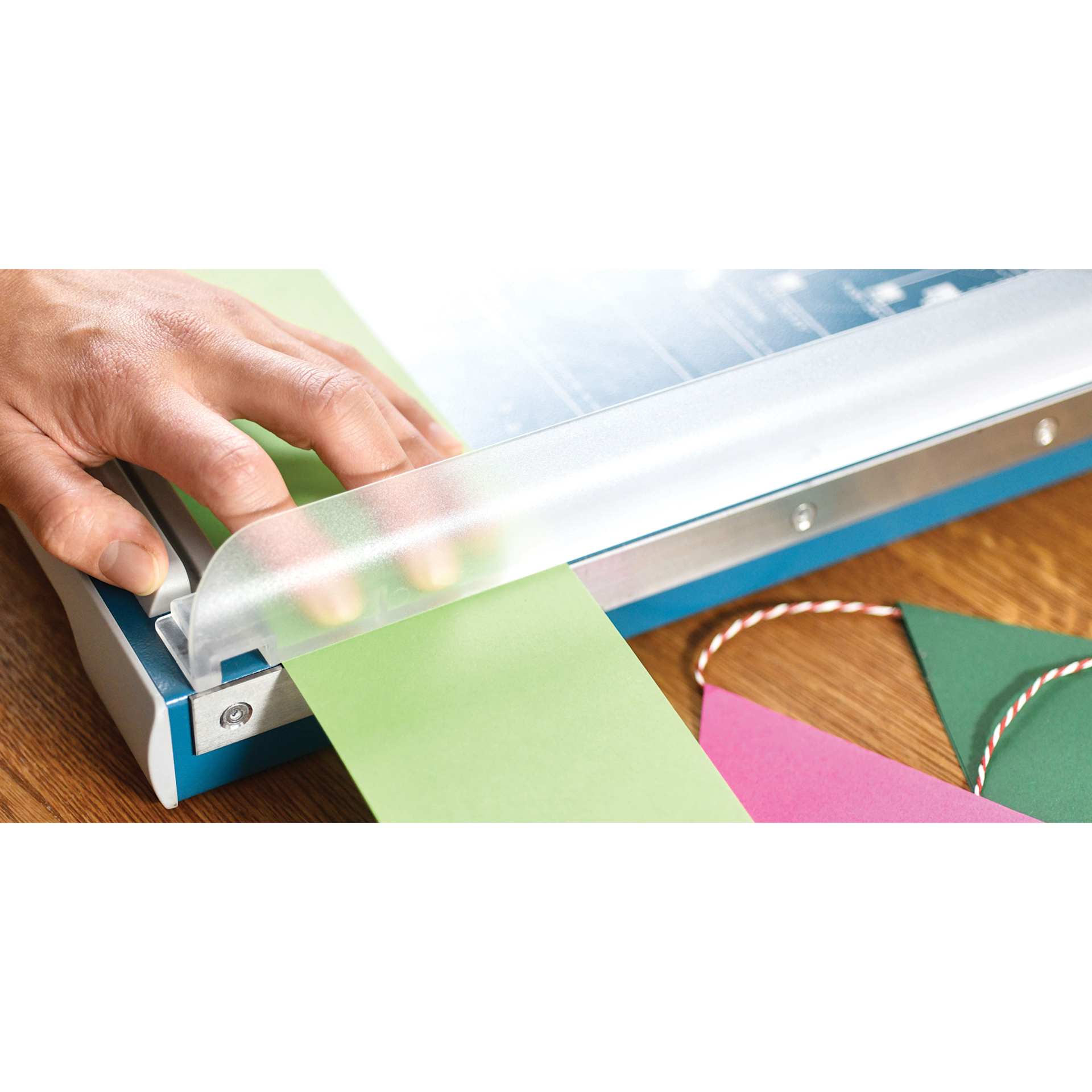Dahle Professional Series Guillotine Paper Trimmer - 18" Cutting Length, 22-3/4" x 11-1/4" - sliding paper through seal