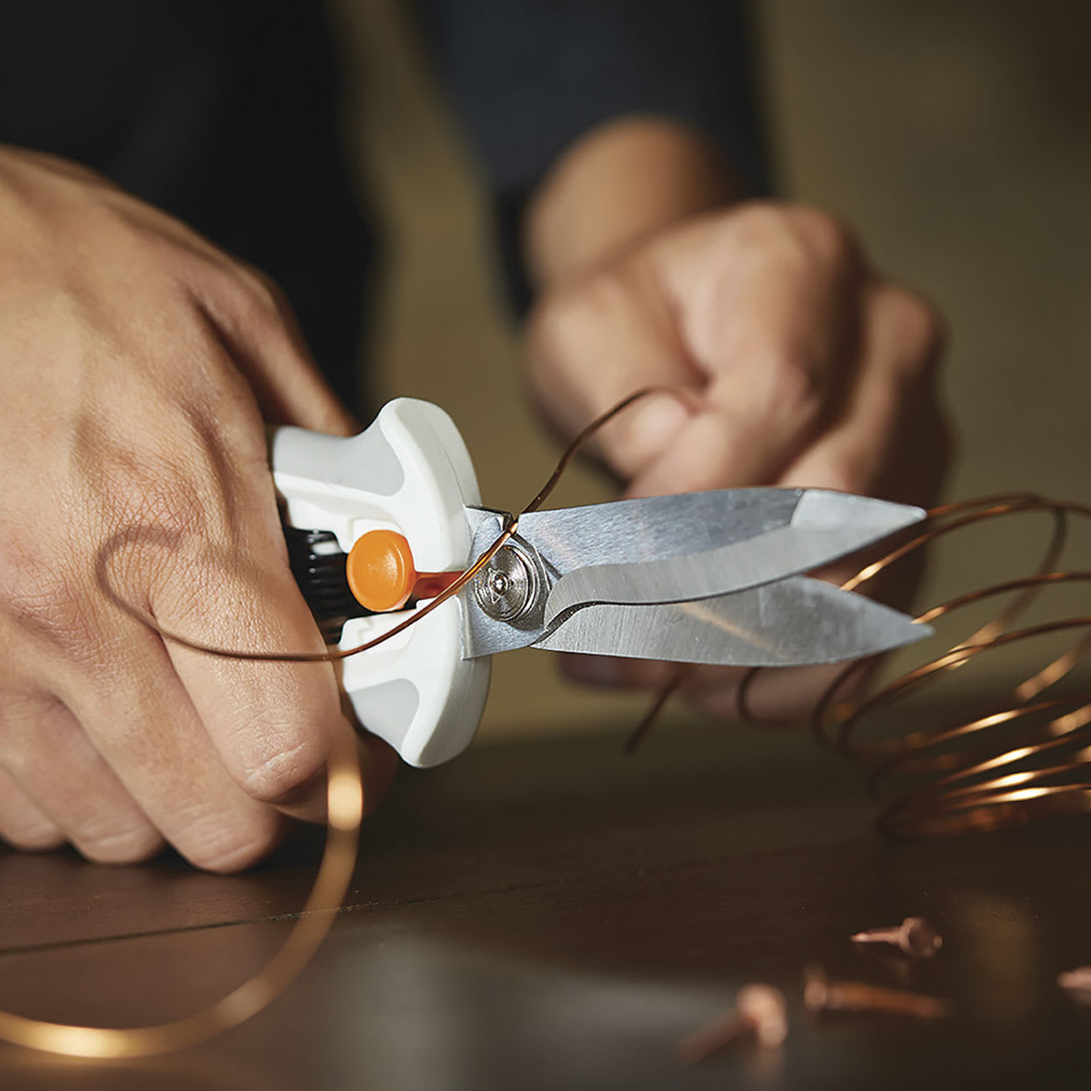 PowerCut Easy Action Snips - Closeup of Snips cutting wire
