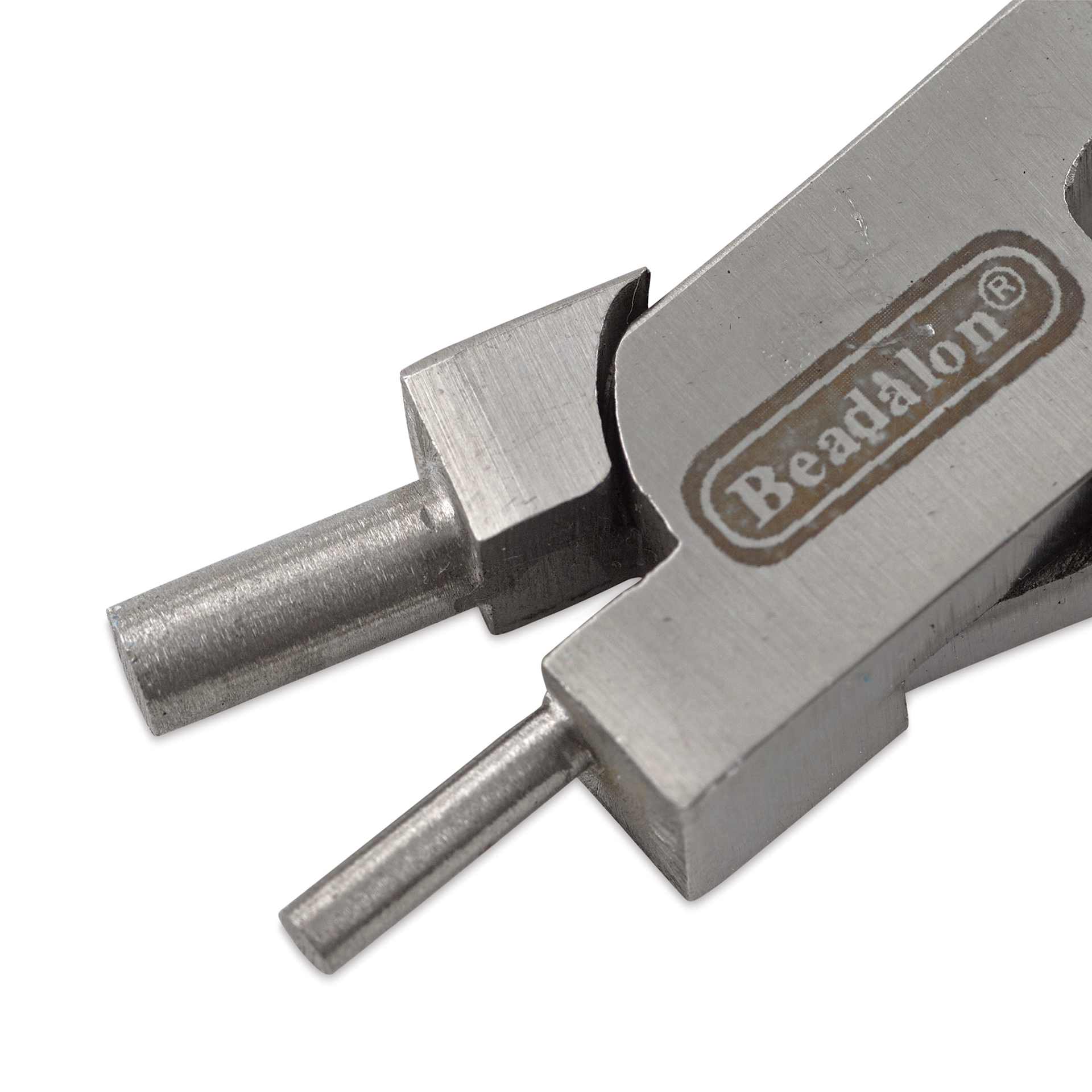 Beadalon Memory Wire Finishing Pliers close-up