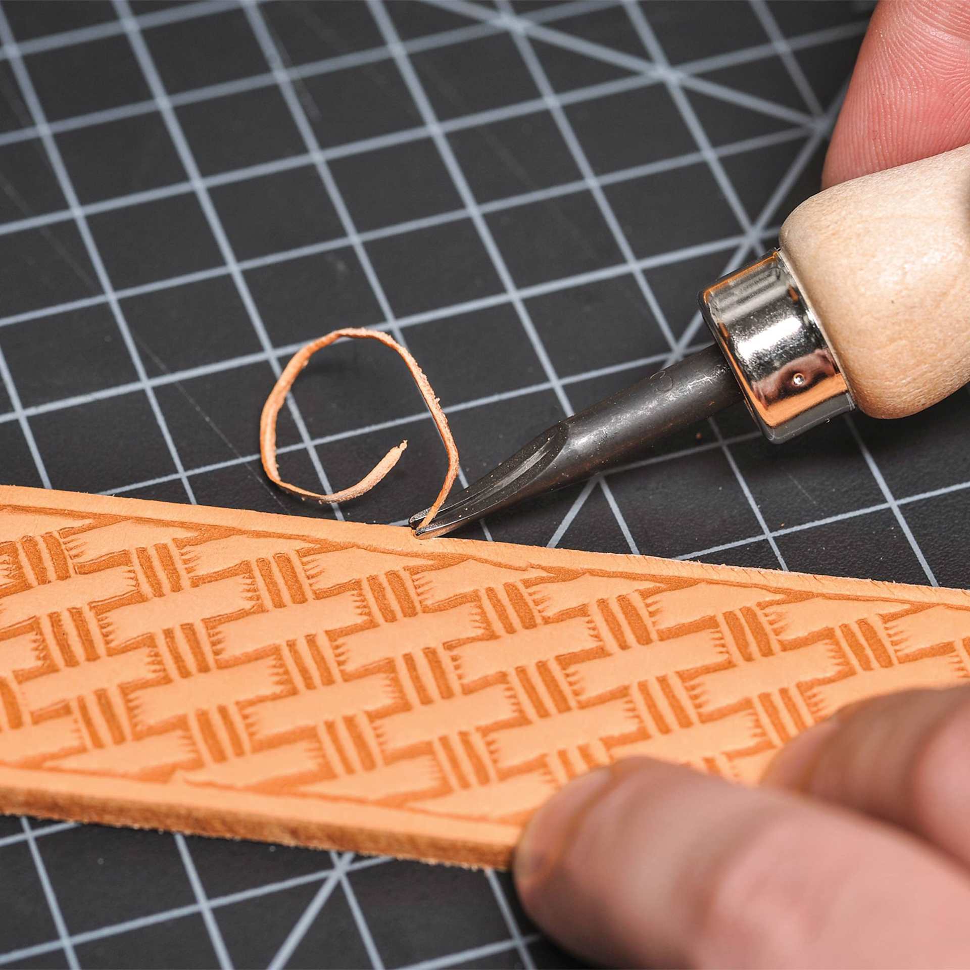 Realeather Edge Beveler, trimming wood