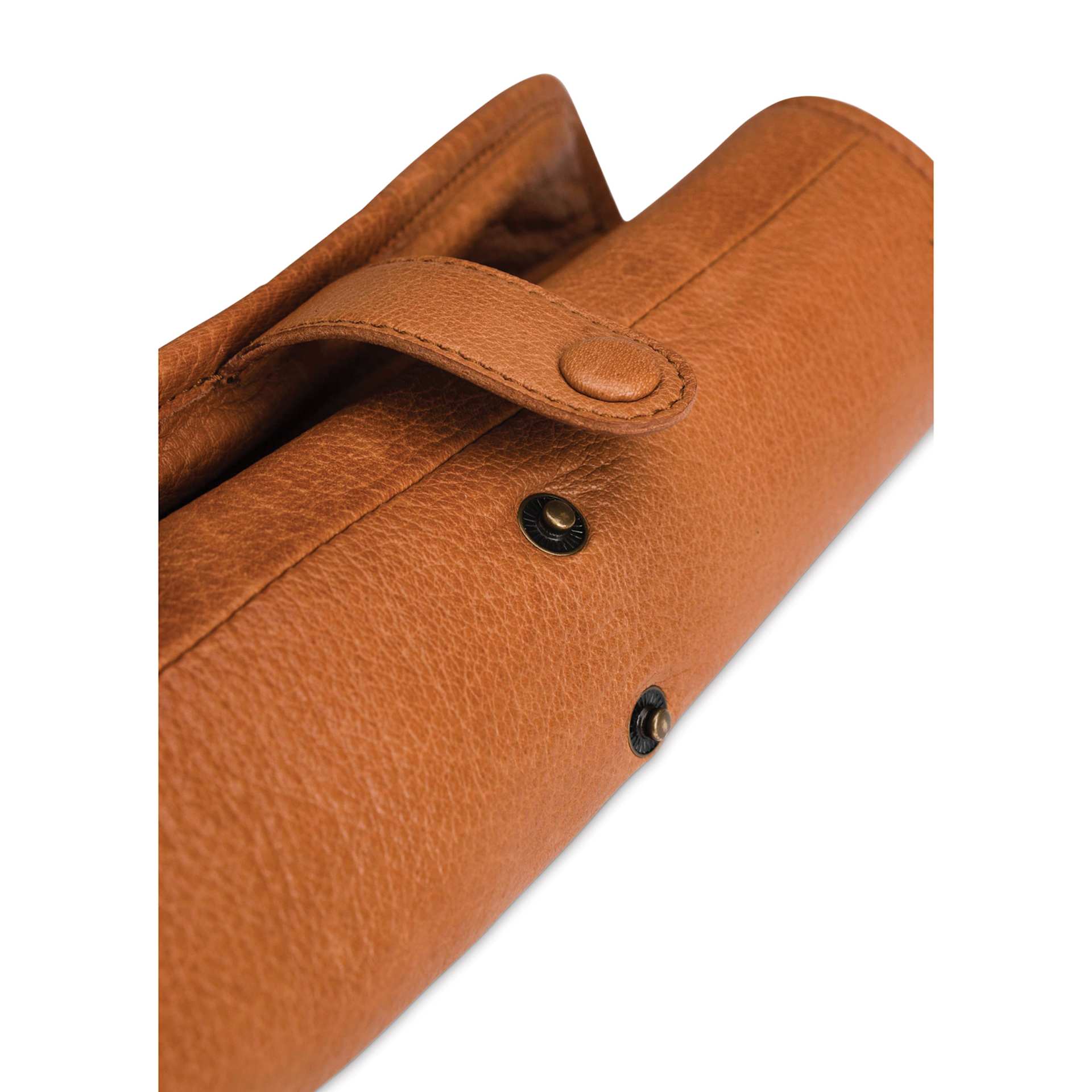 Muud Bea Roll-Up Leather Knitting Needle Case - Brown - close-up of snaps