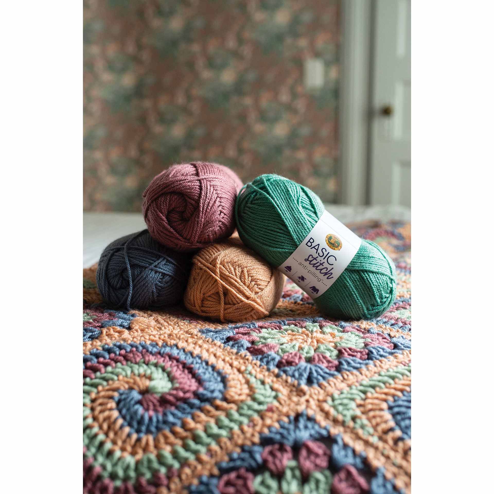 Lion Brand Basic Stitch Anti-Pilling Yarn