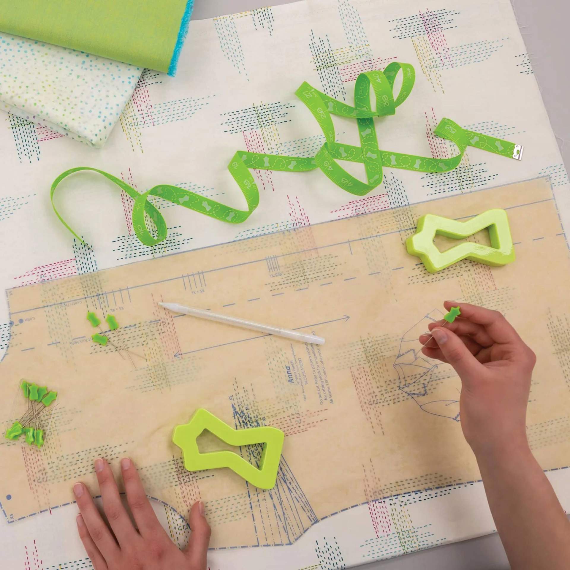 Dritz Pattern Layout Tool Set, weights holding down paper