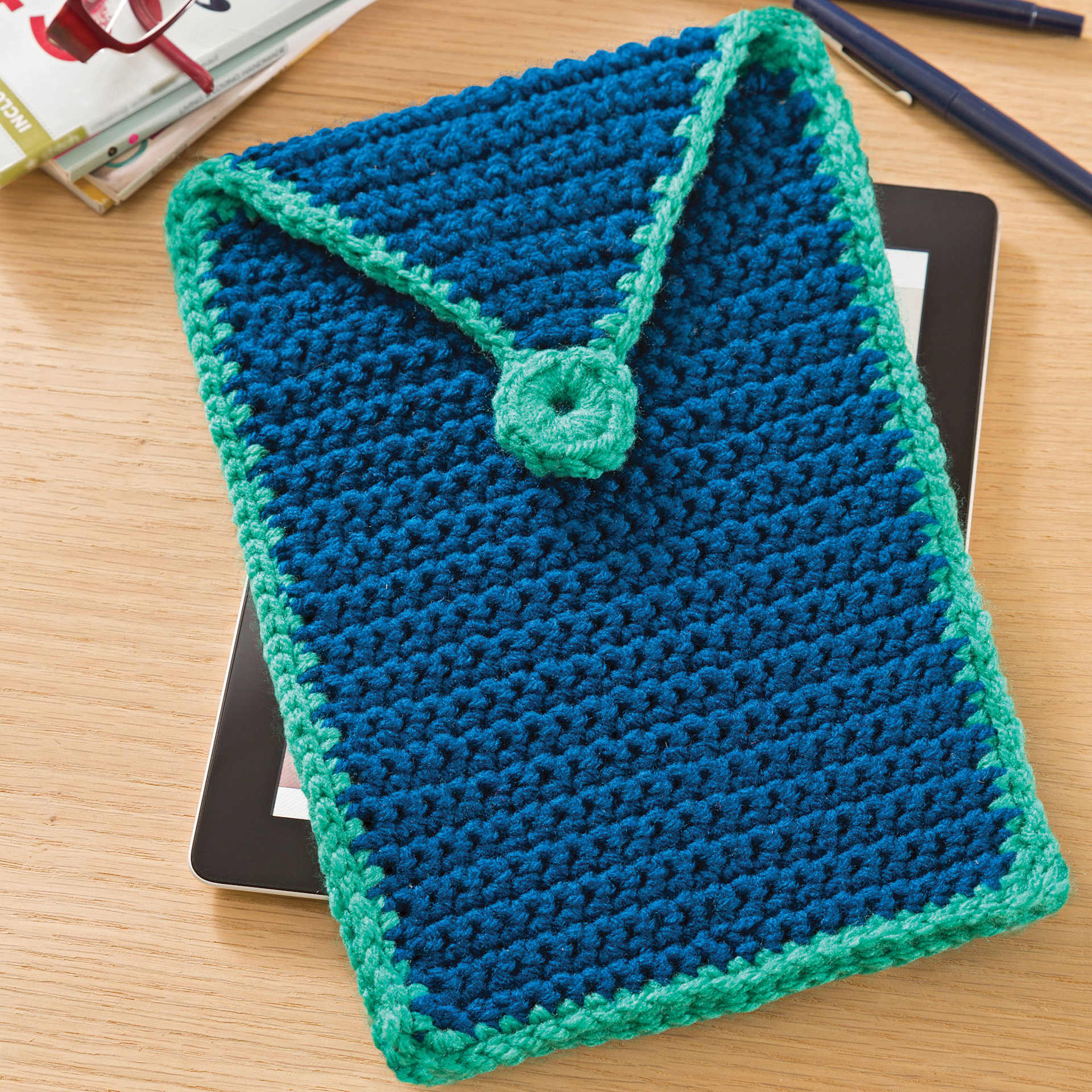 Boye I Taught Myself to Crochet Kit - finished tablet holder example