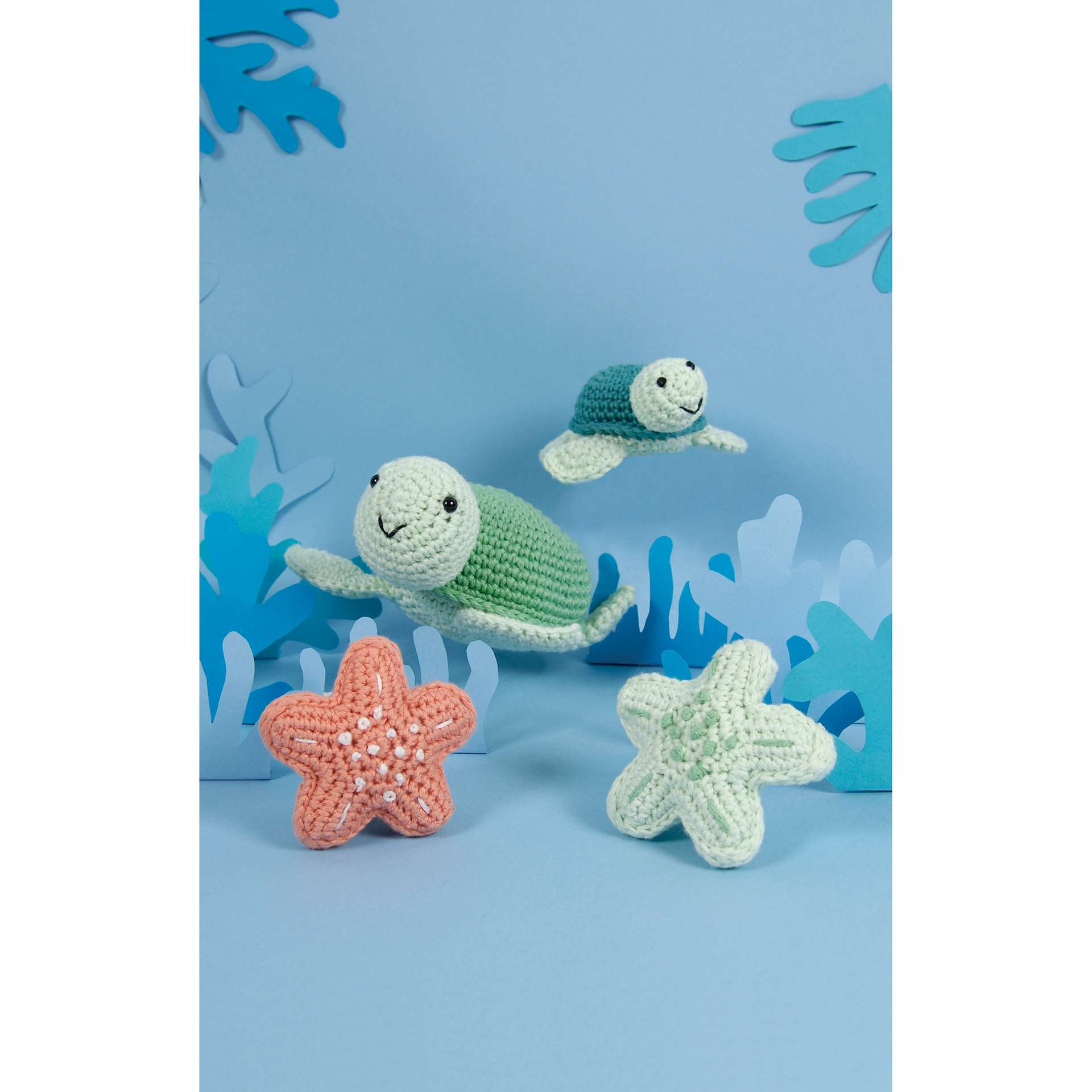 DMC Amigurumi Ocean Life Kit - Sea Turtle, finished with scenery (not included)