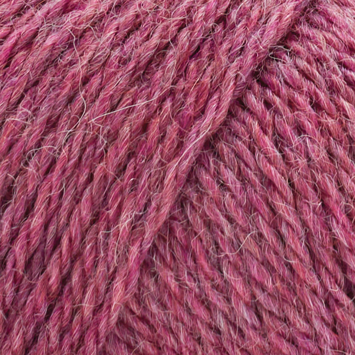 Universal Yarn Fawning Yarn - Iris, close-up