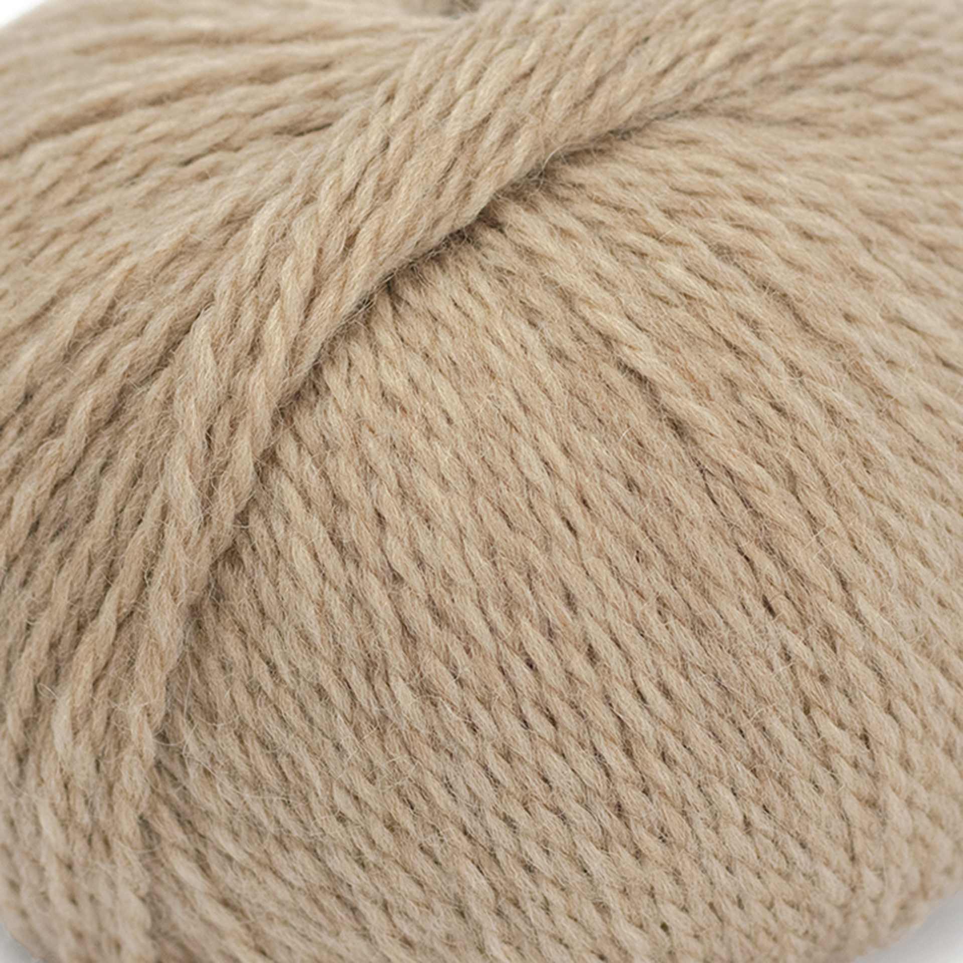 HiKoo Highland Lux Yarn - Taupe close up to show texture