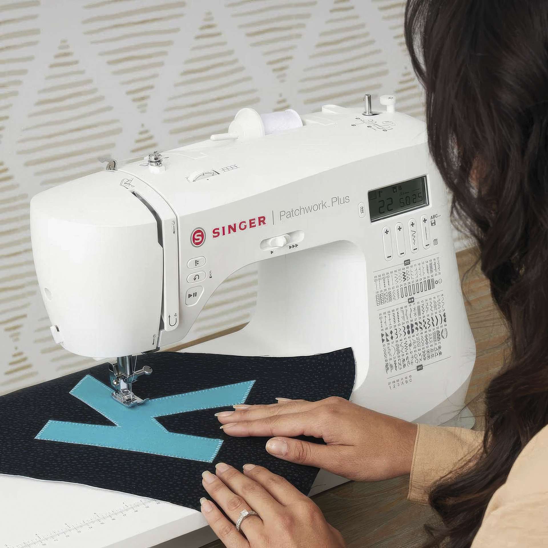 Singer C5980Q Patchwork Plus Sewing and Quilting Machine stitching fabric