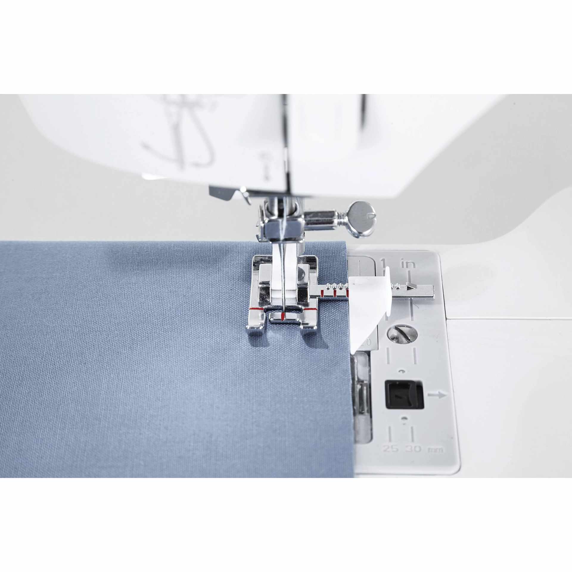 Singer Fashion Mate 3342 Sewing Machine, close up of the embroidery foot