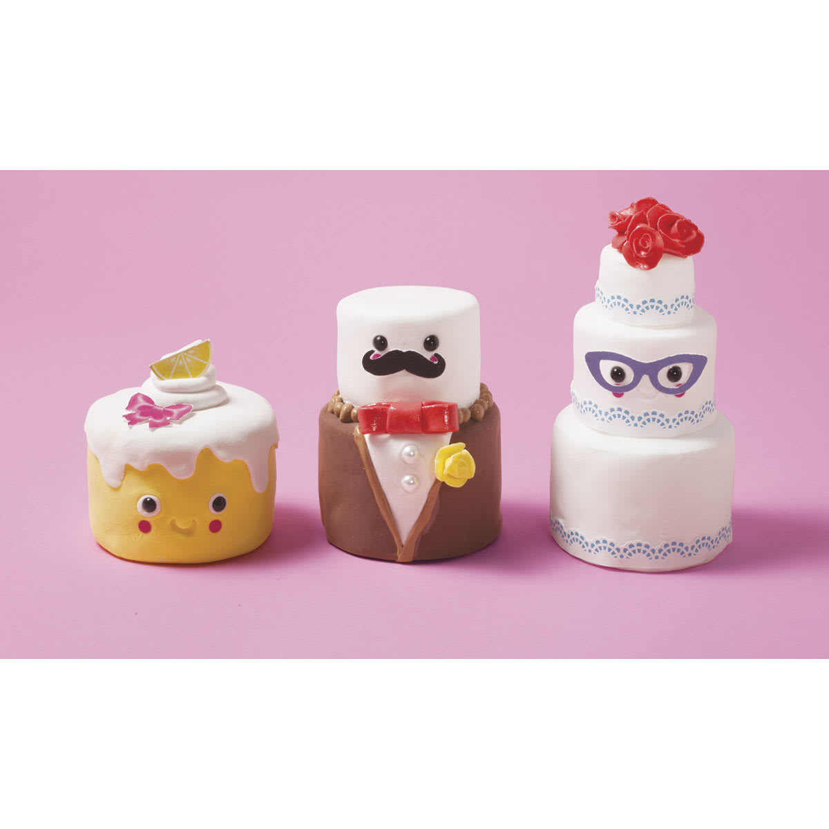 Klutz Mini Bake Shop - Finished example of 3 decorated cakes