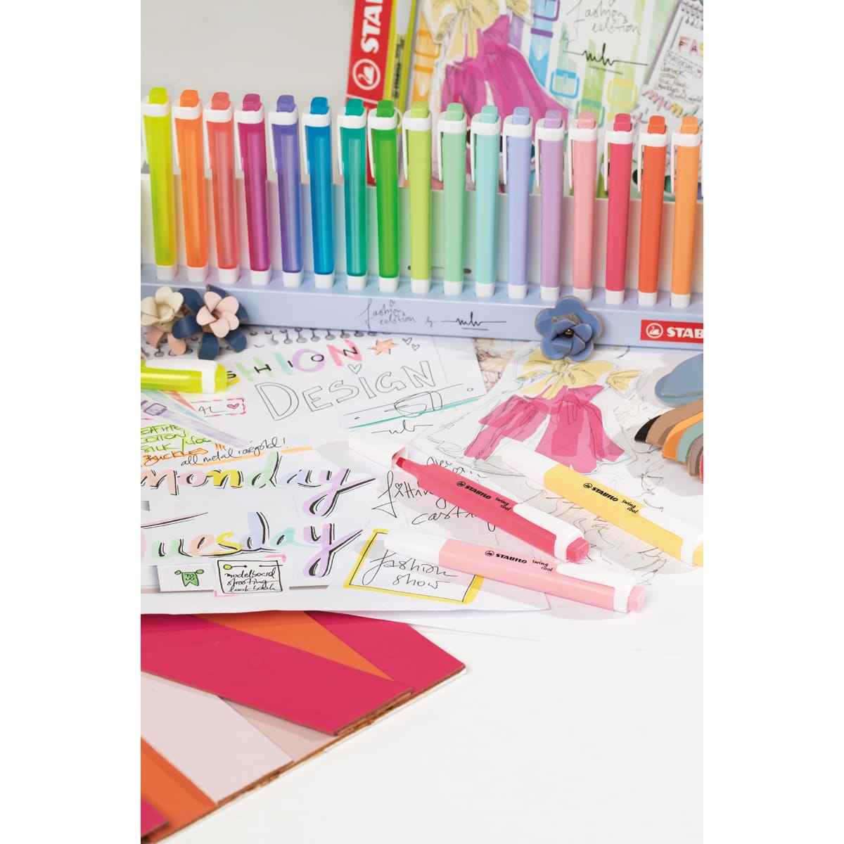 swing cool Sets 18-Color Desk Set