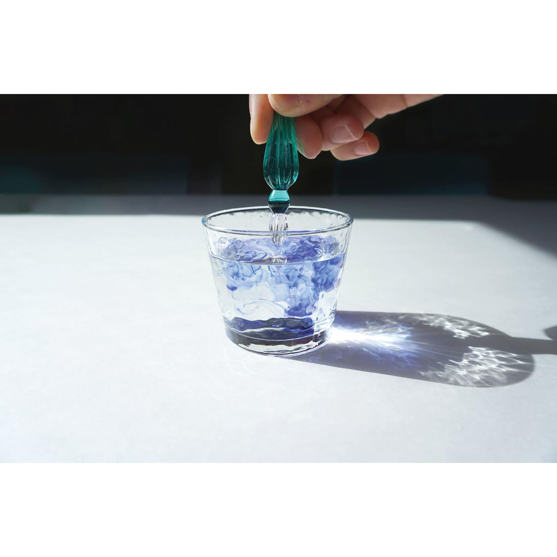 Herbin Round Glass Dip Pens, dipping in water