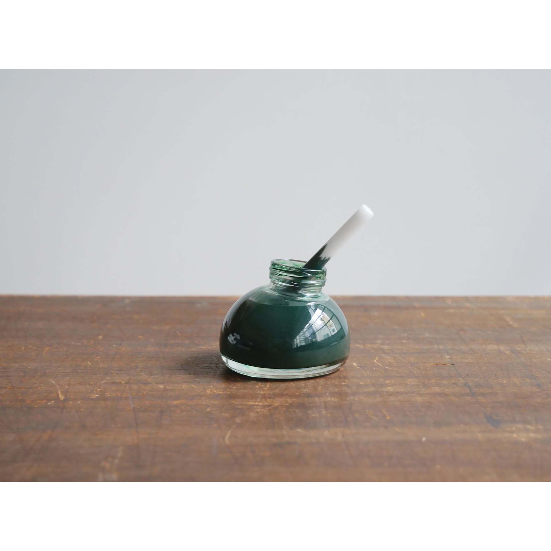 Kakimori Colour Liner Kit, ink reservoir dipped inside ink bottle (not included)