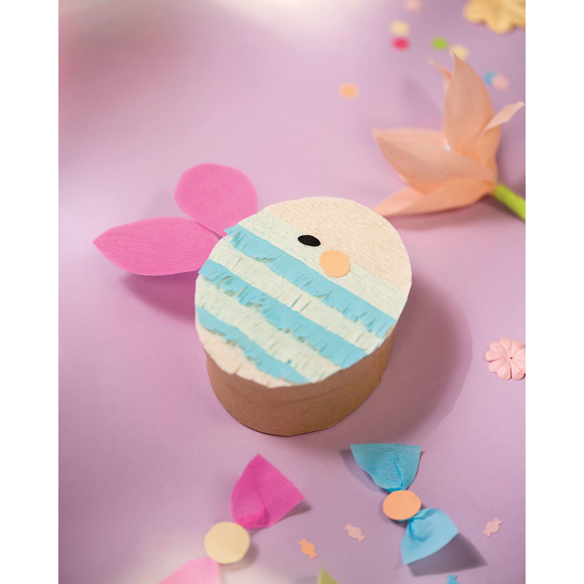 Folia Crepe Paper bumblebee craft.