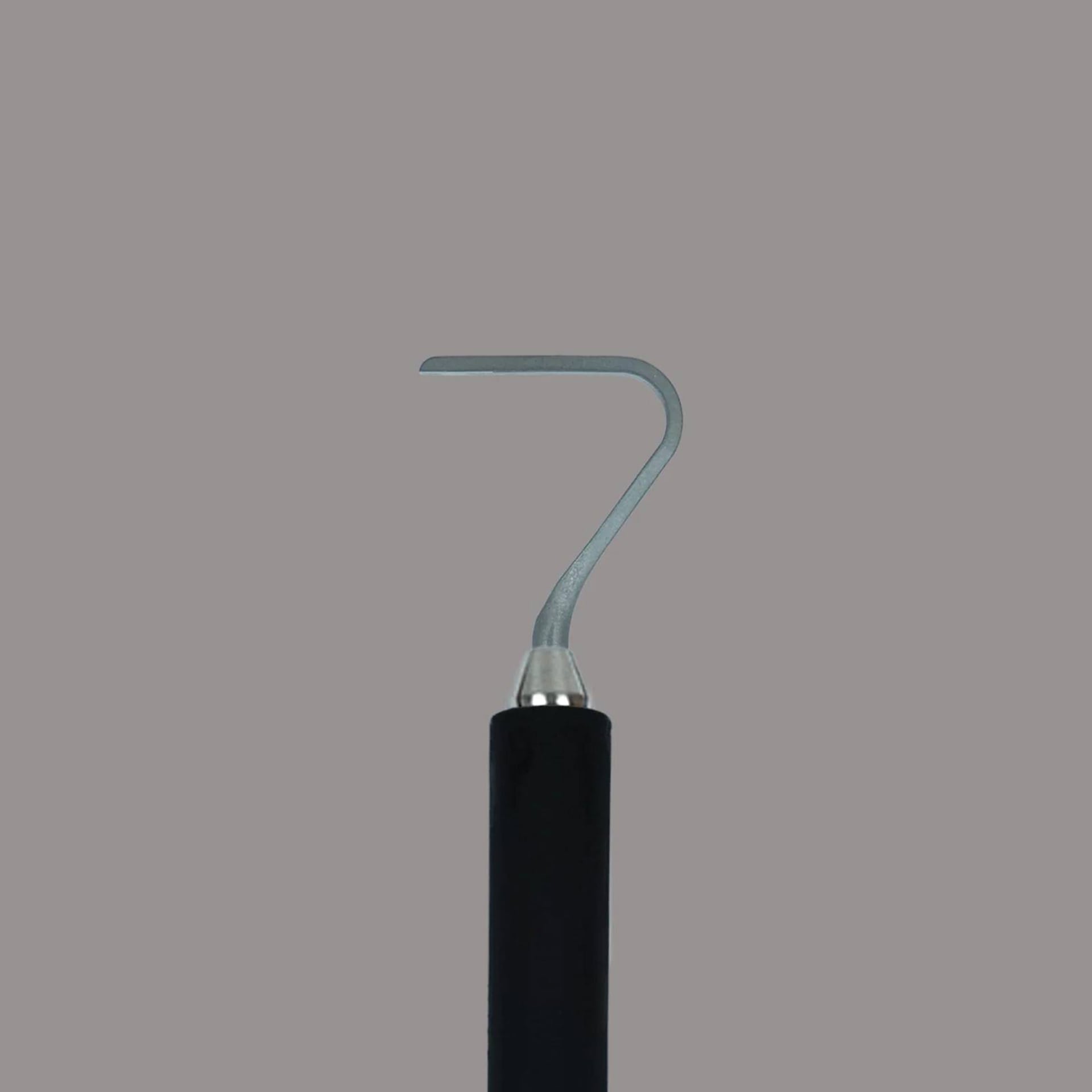 Tortuga Tools The Seven Trimming Tool - Pepper close up showing tip