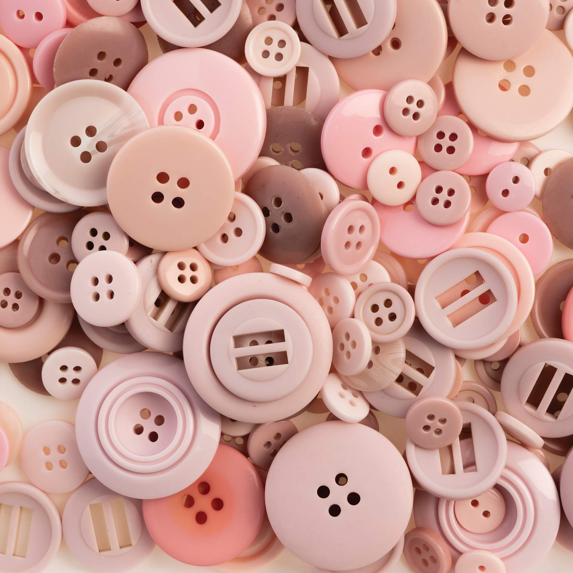John Bead Nutton But Buttons - Light Pink, Resin