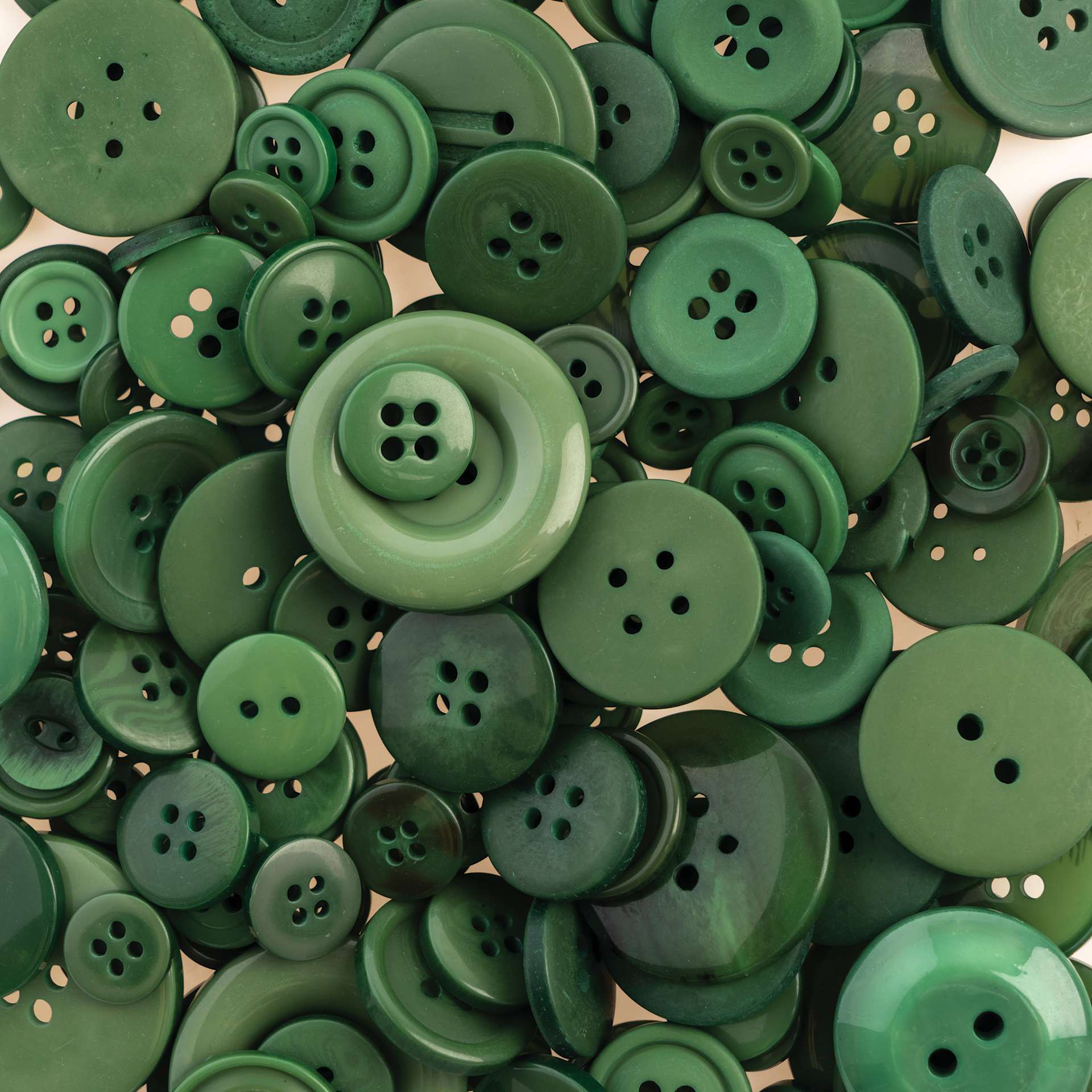 John Bead Nutton But Buttons - Green, Resin