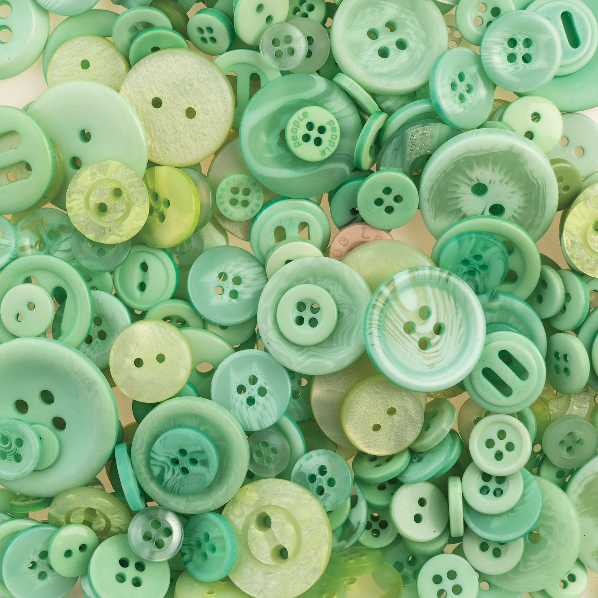 John Bead Nutton But Buttons - Light Green, Resin