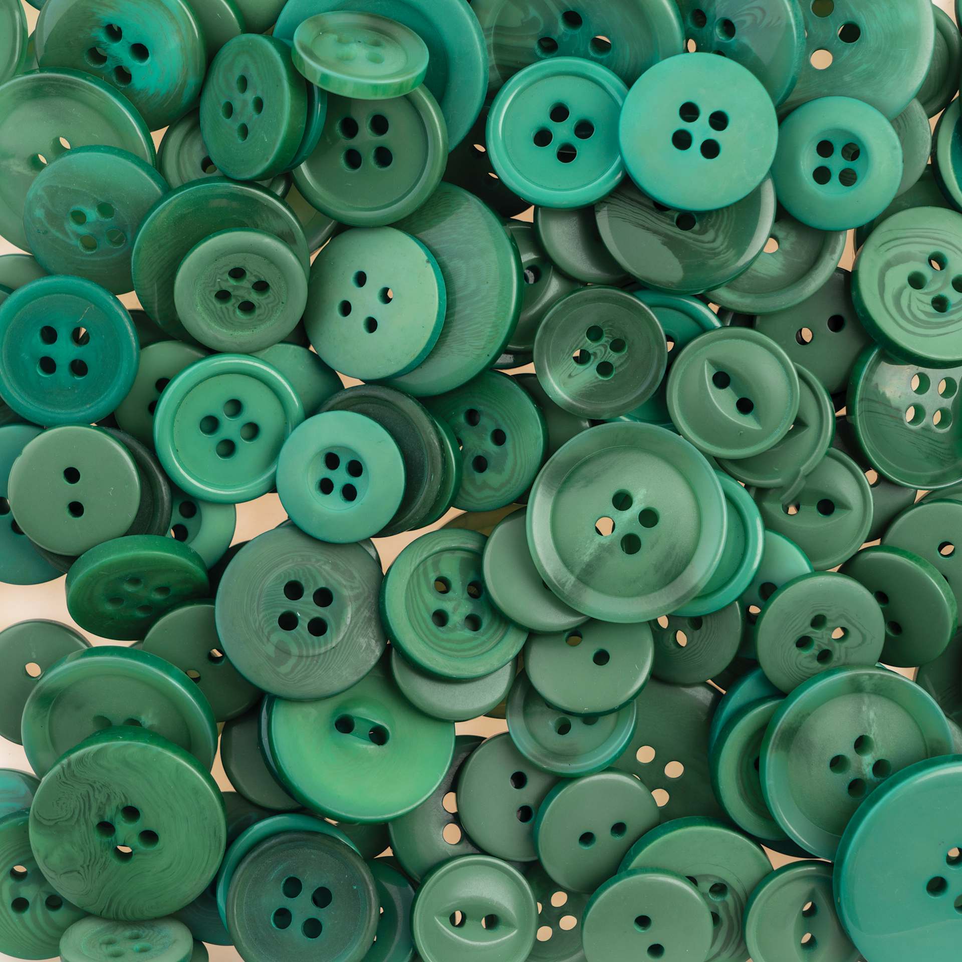 John Bead Nutton But Buttons - Dark Green, Resin