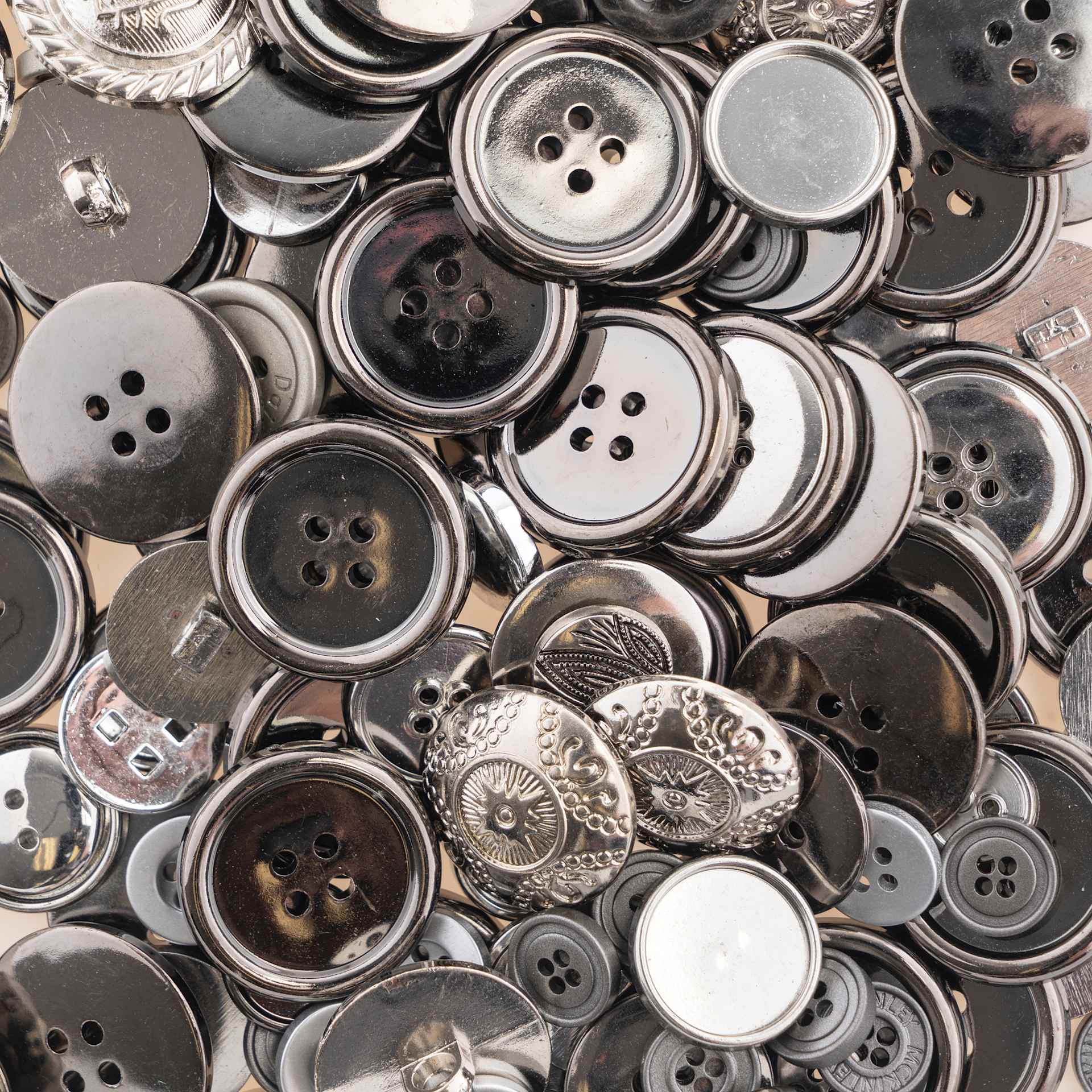John Bead Nutton But Buttons - Silver, Plastic
