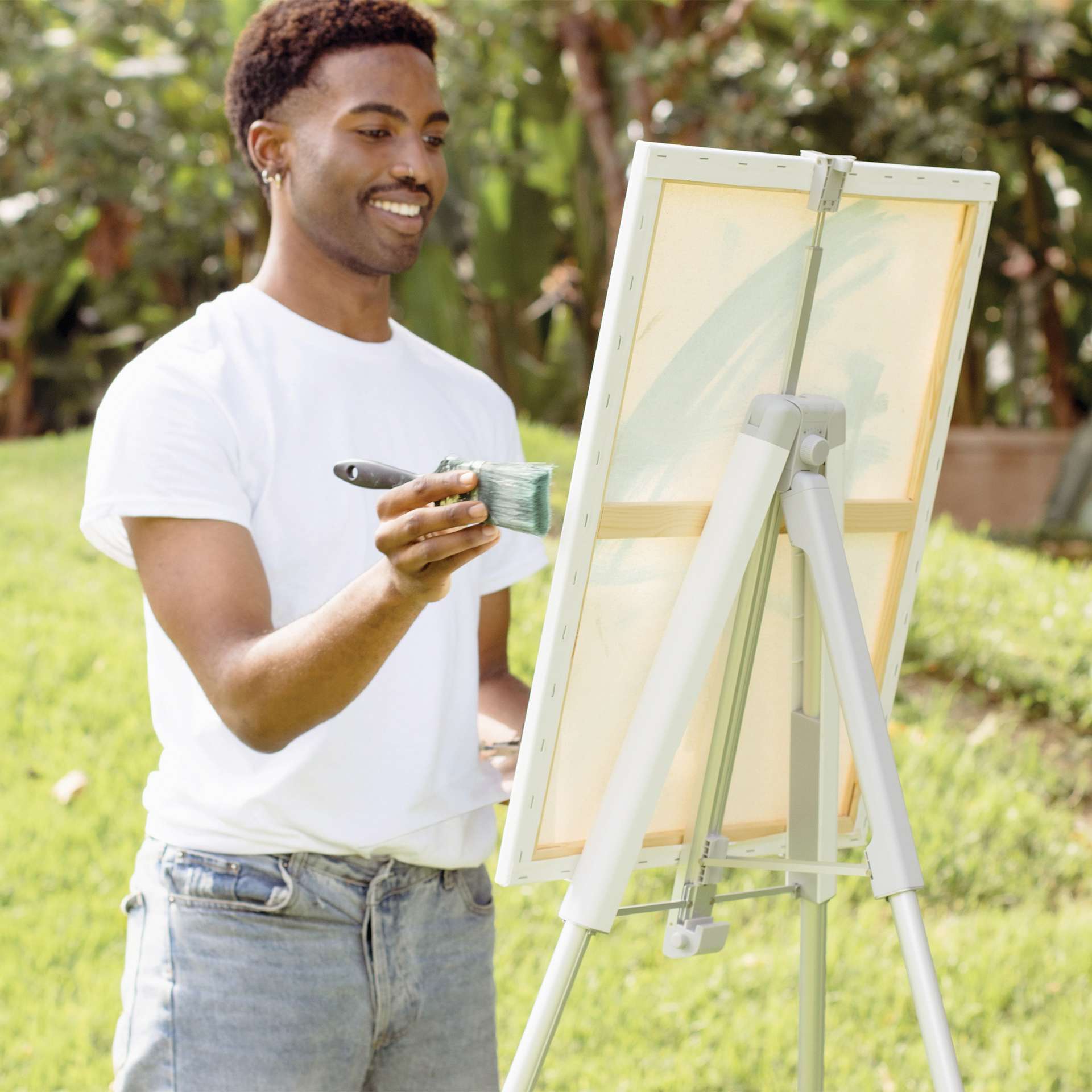 KraftGeek Easel - White, in use while painting outdoors