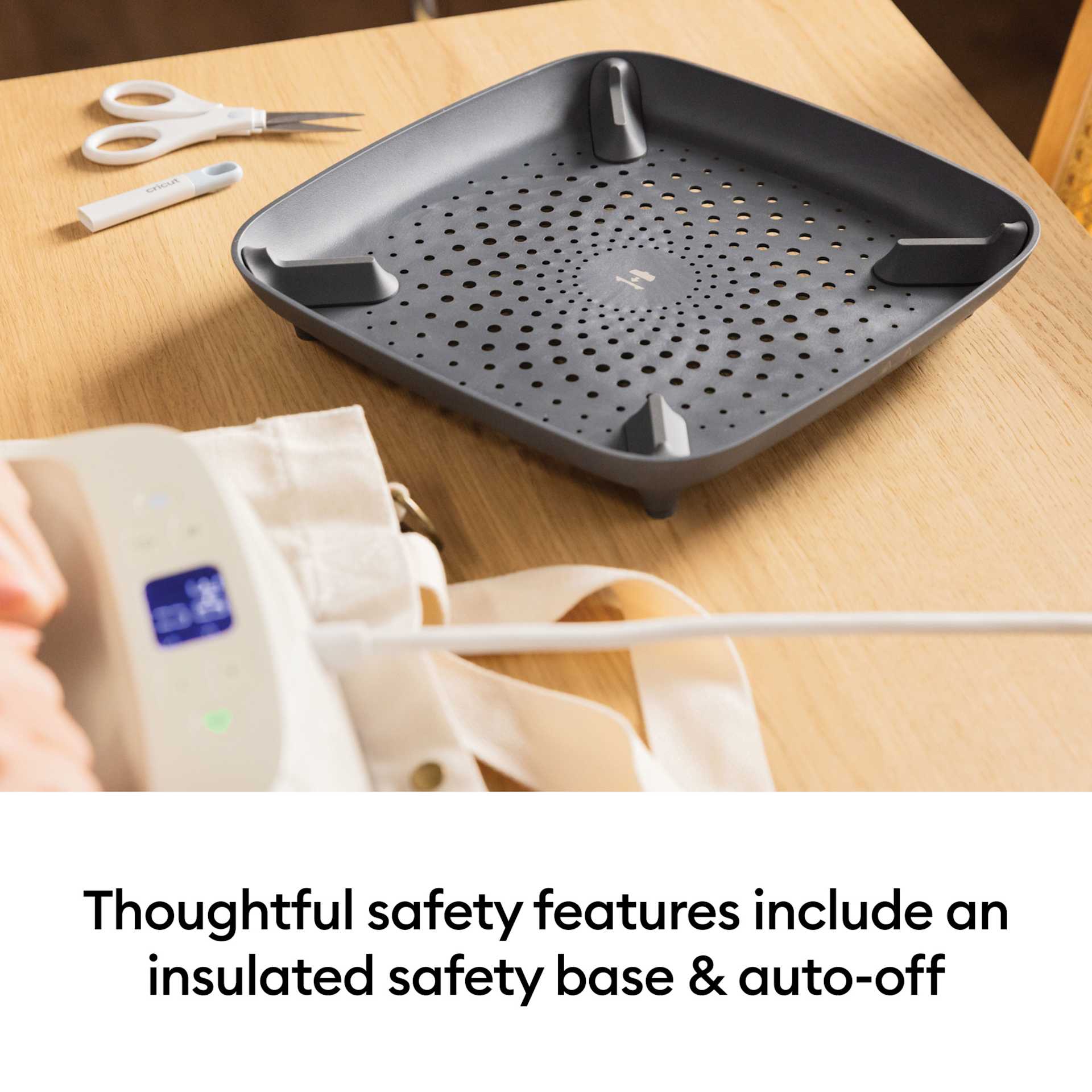Thoughtful safety features include an insulated safety base & auto-off.