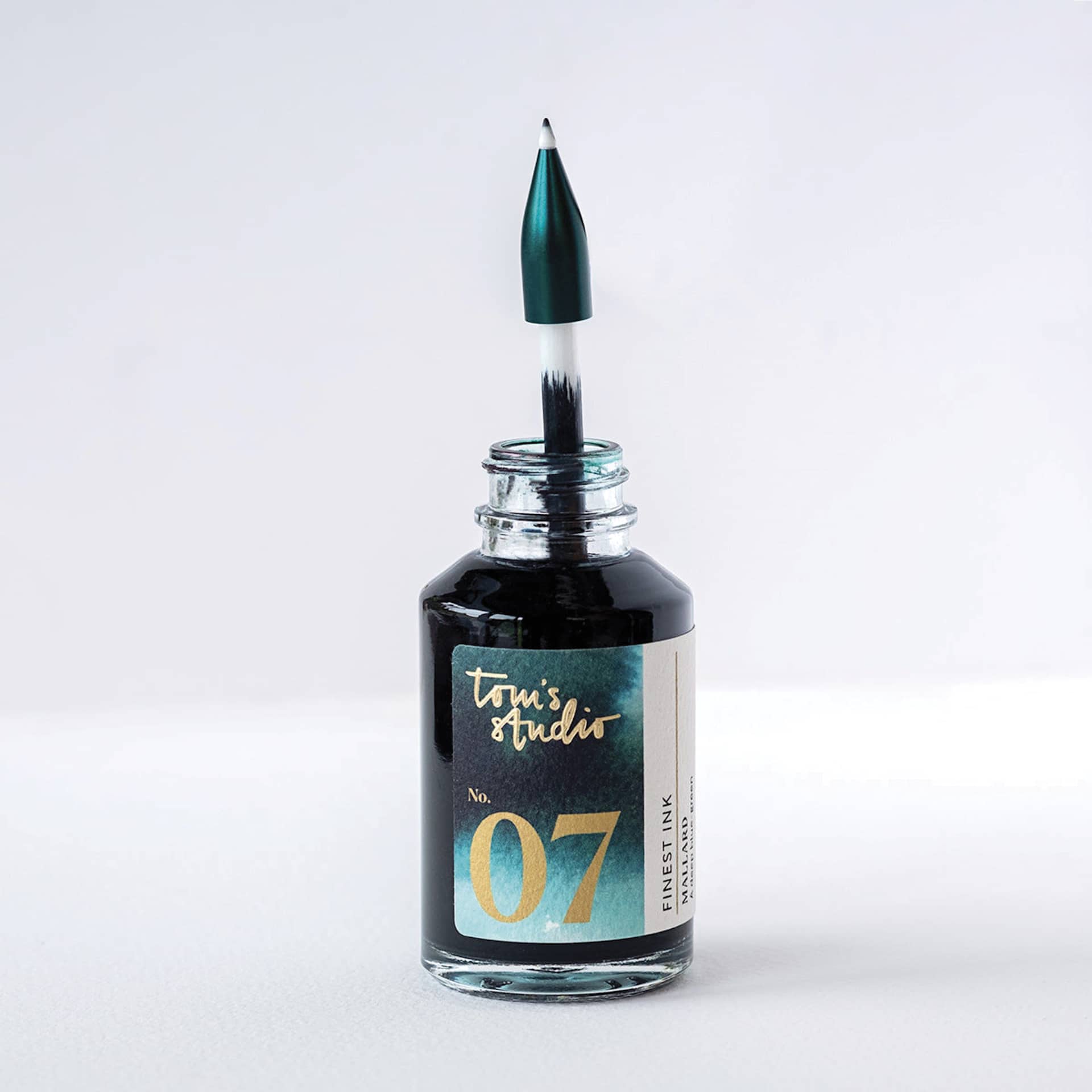 Tom’s Studio Wren Pen Spare Ink Reservoirs - Pkg of 5, reservoir being filled