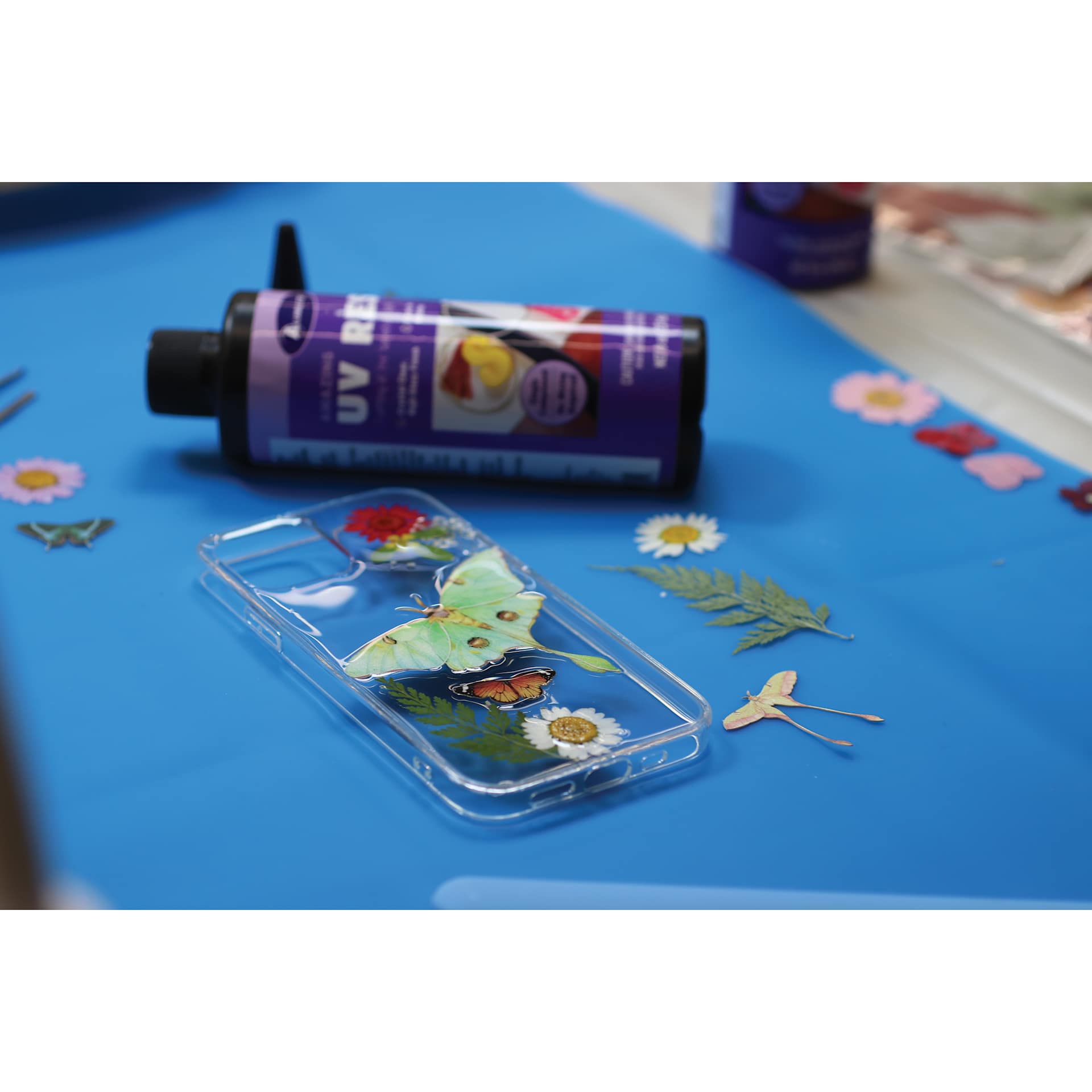 Alumilite Amazing UV Resin - 12 oz, with craft project