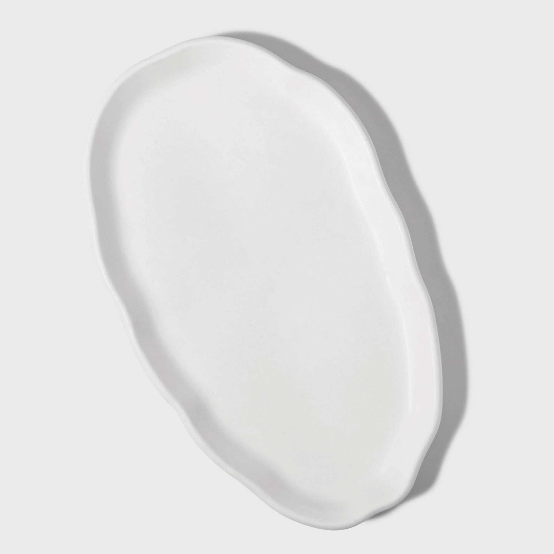Brea Reese Mix2Mold Ceramic Resin - White, 2500 g Tub - finished oval tray example
