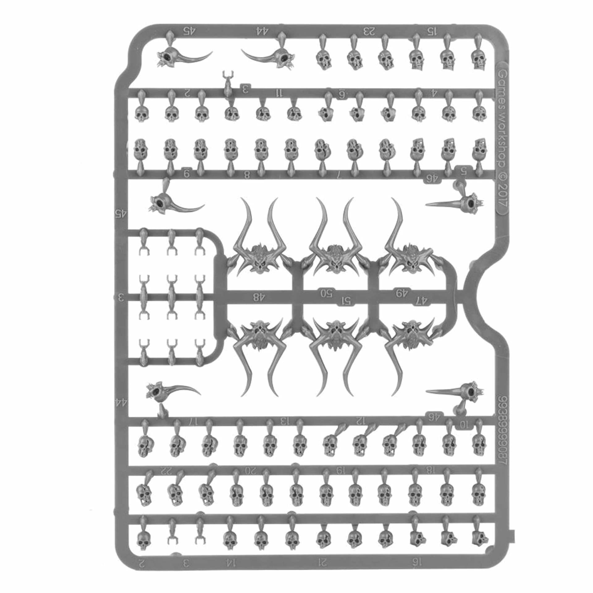 Citadel Skulls Set sprue with damaged human and horned skulls.
