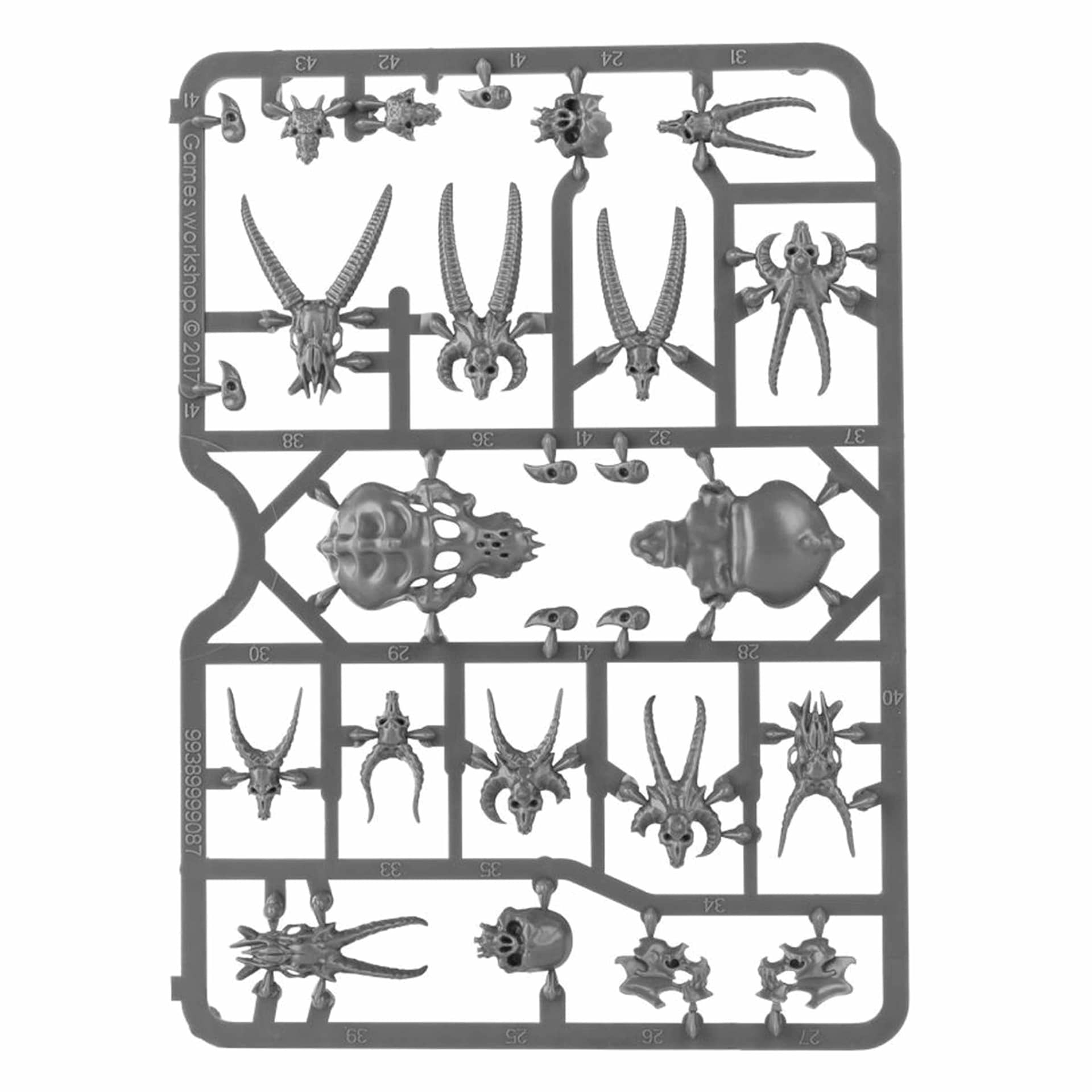 Citadel Skulls Set sprue with horned and large skulls