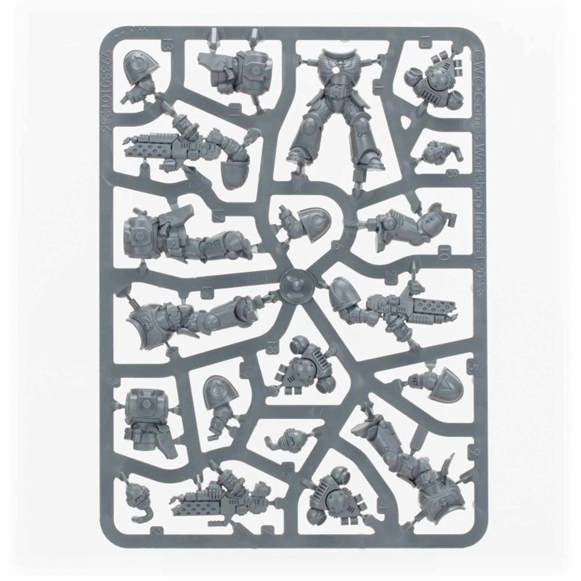 Warhammer Space Marines Infernus Marines and Paints Set - unassembled figures in mold frame