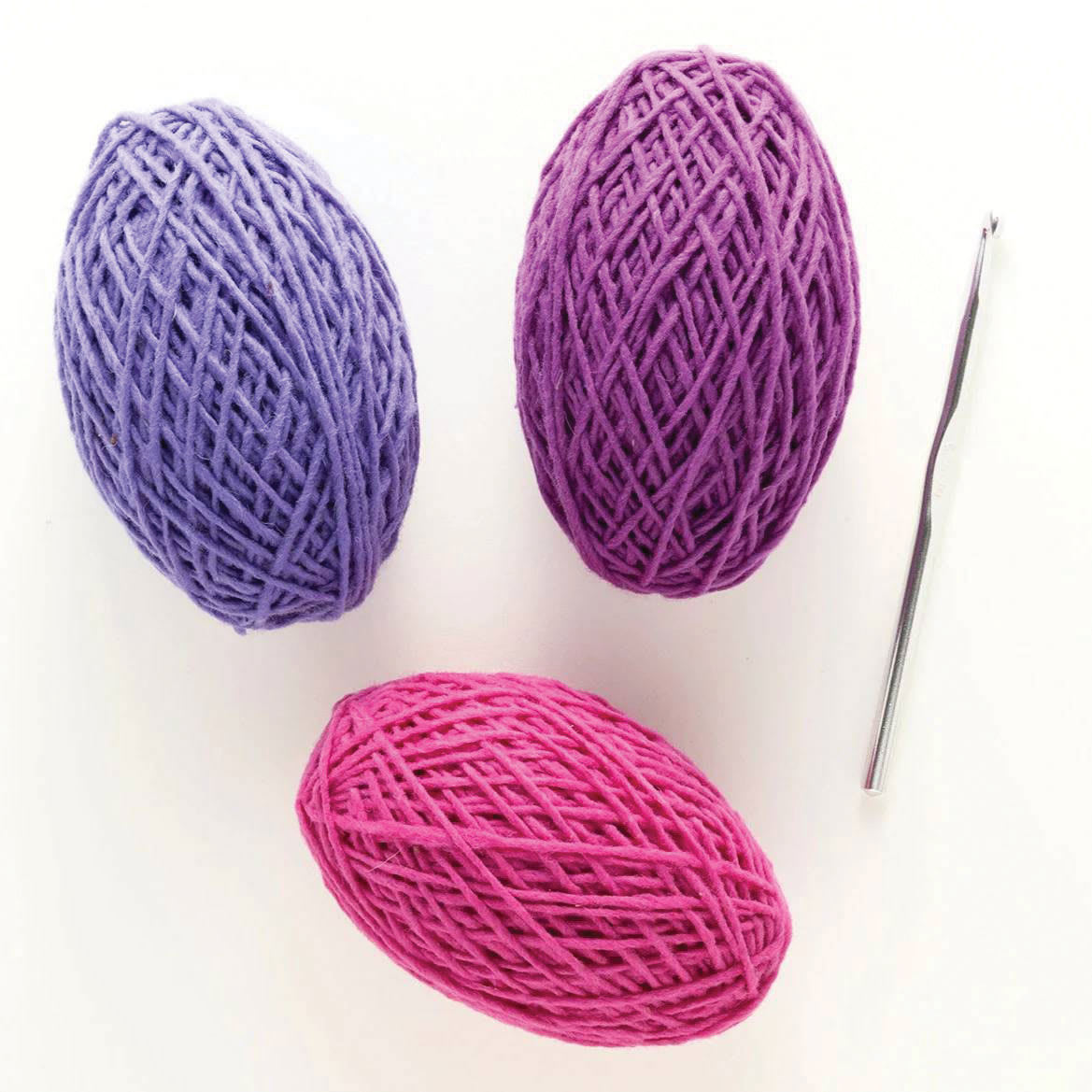 Friendly Loom Discover Crochet Scarf Kit - Berry showing included crochet hook and yarn
