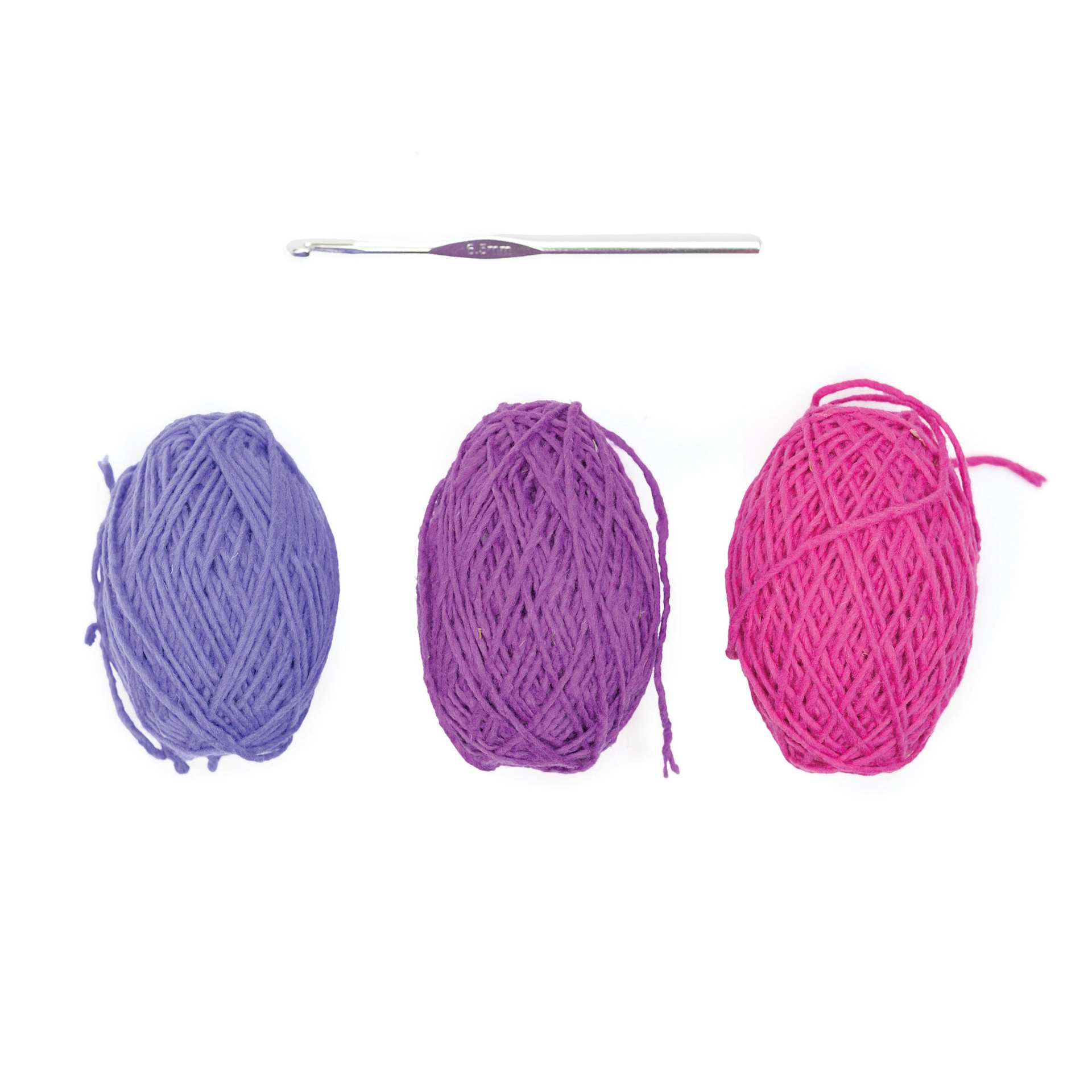 Friendly Loom Explore Crochet Granny Square Kit - Berry showing included crochet hook and yarn
