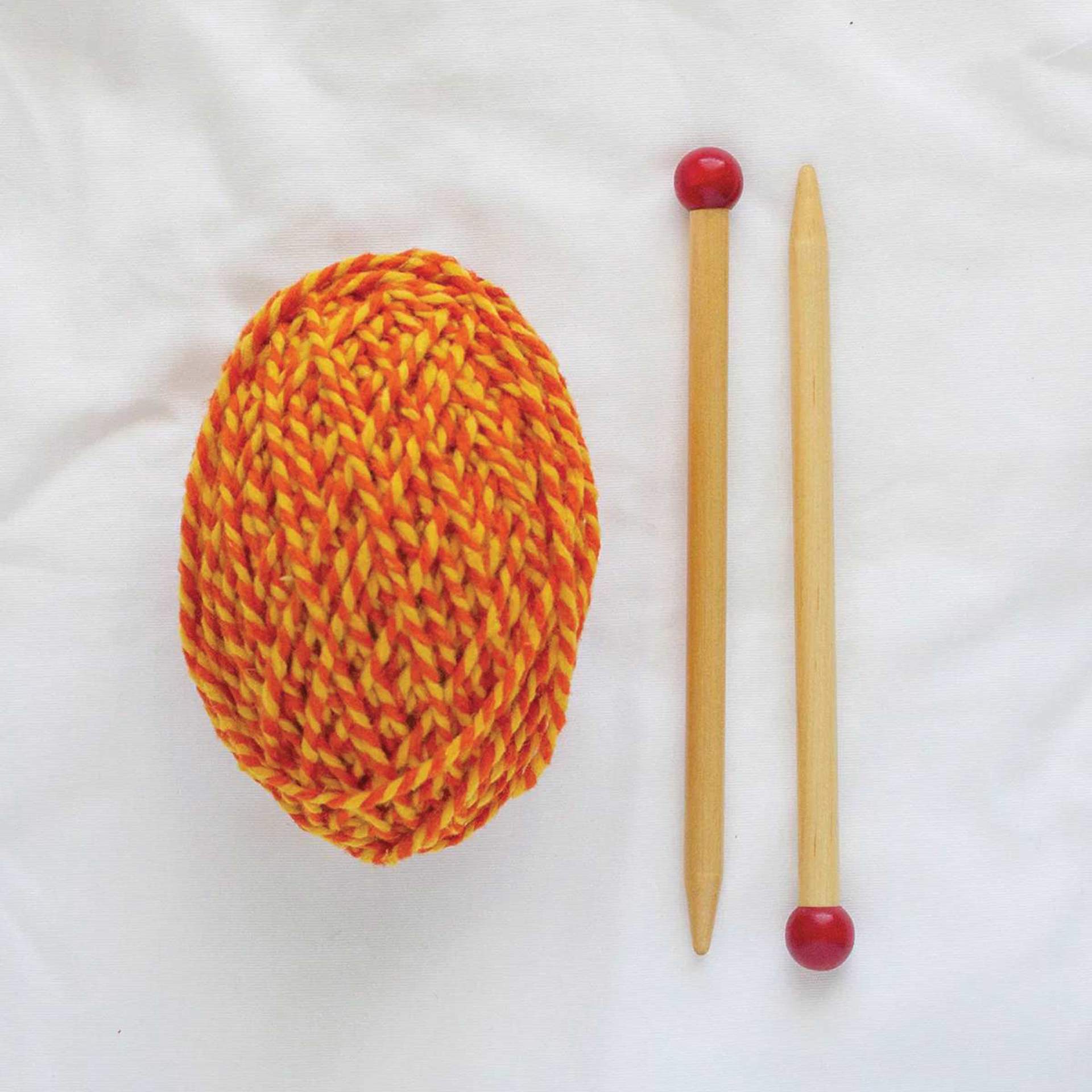 Friendly Loom Discover Knitting Scarf Kit - Orange contents