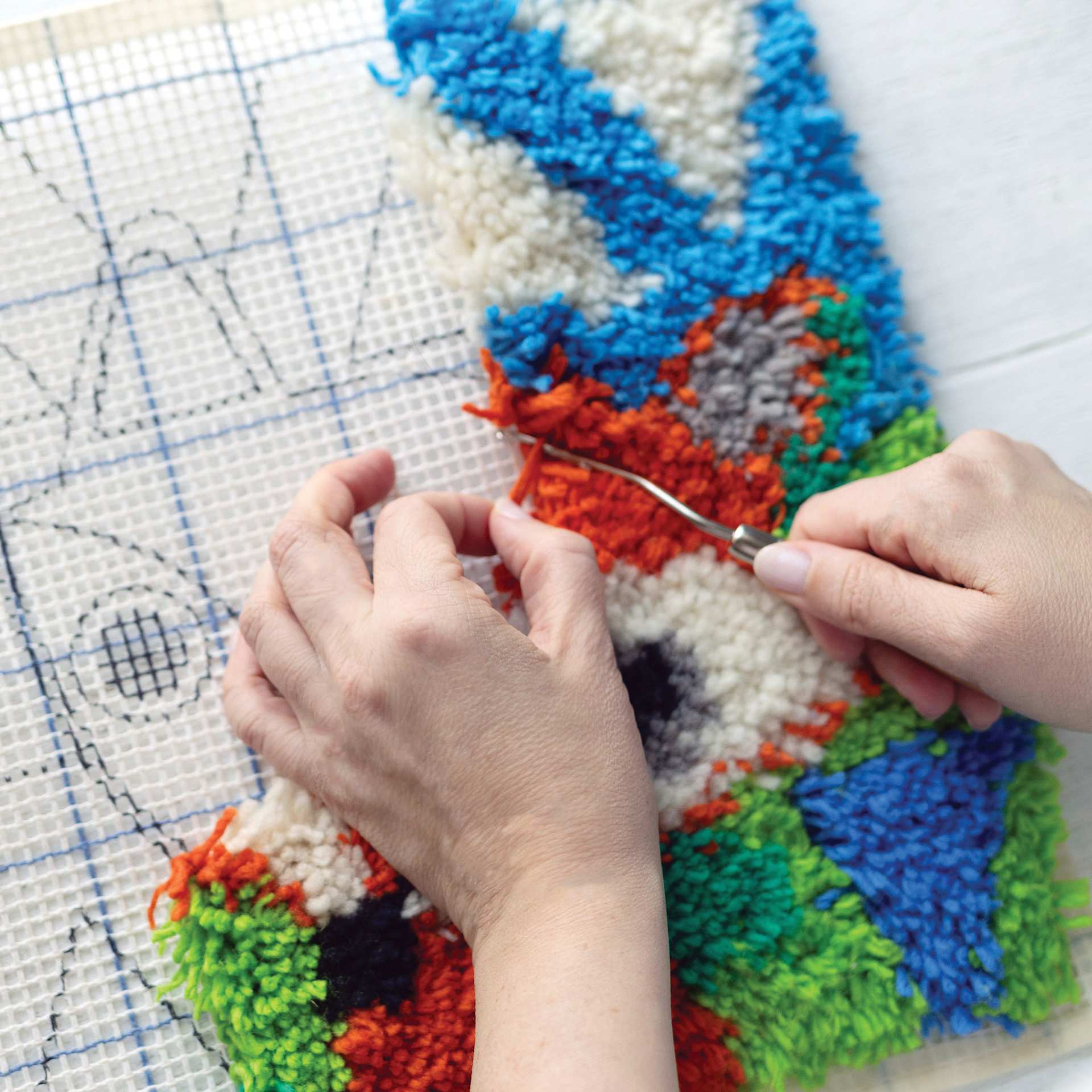 Friendly Loom Discover Latch Hooking Kit - Fox in progress project