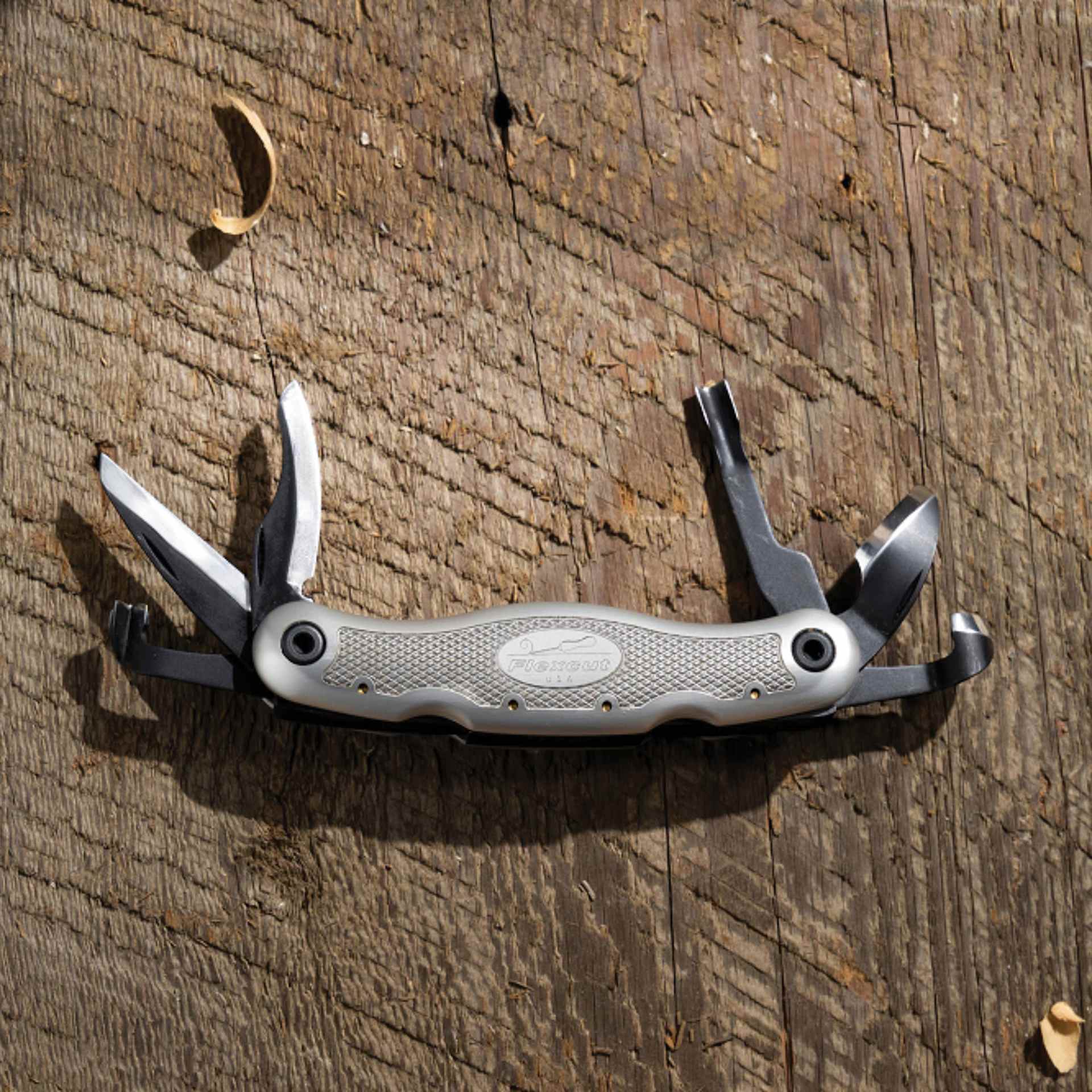 Flexcut Carvin' Jack 2.0 Folding Knife - Left-Handed - on workbench